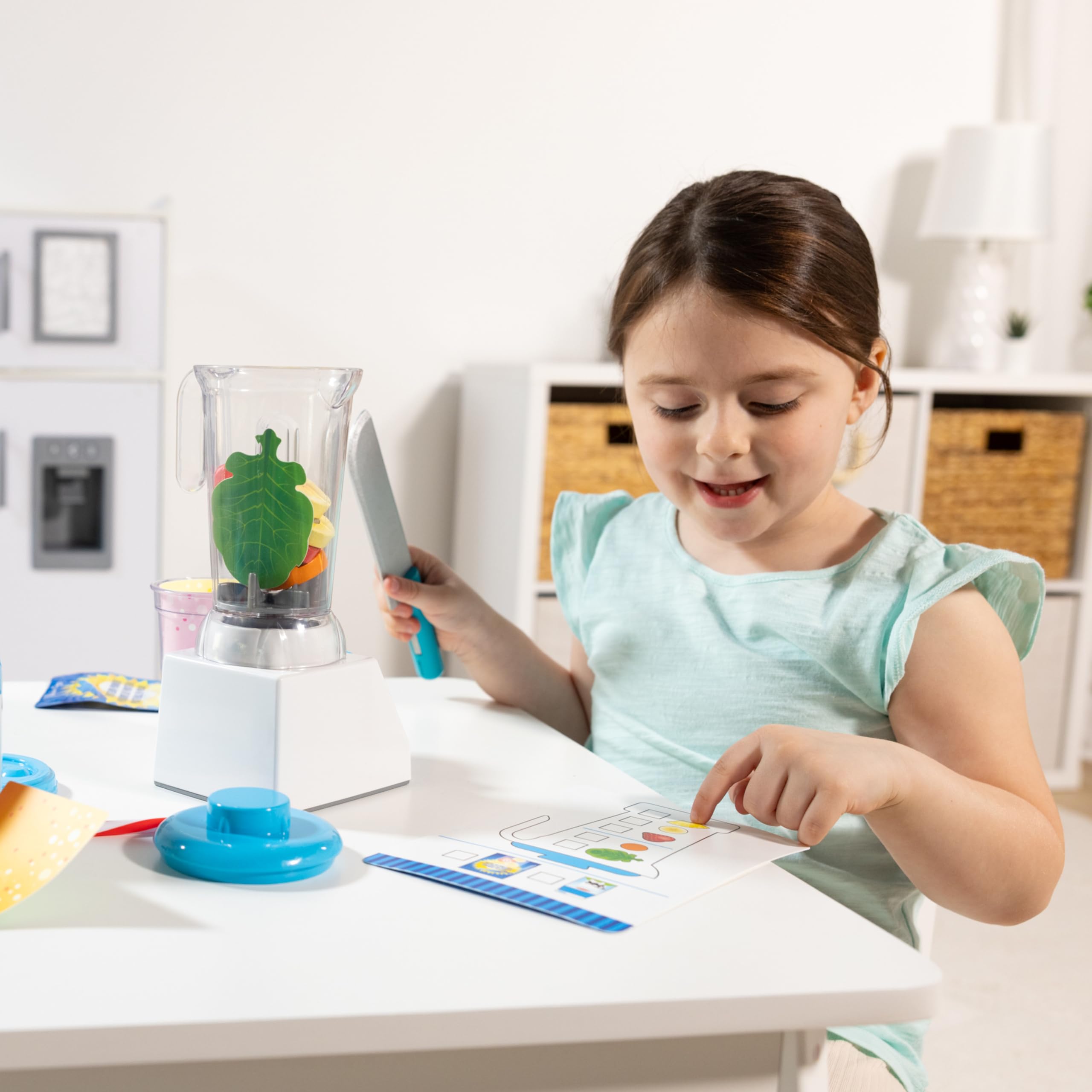 Melissa & Doug Smoothie Maker Blender Set with 22-Piece Play Food - Pretend Play Kitchen Toy for Kids, Toddlers & Preschoolers - Perfect for Role Play, Birthday Gifts & Learning Fun