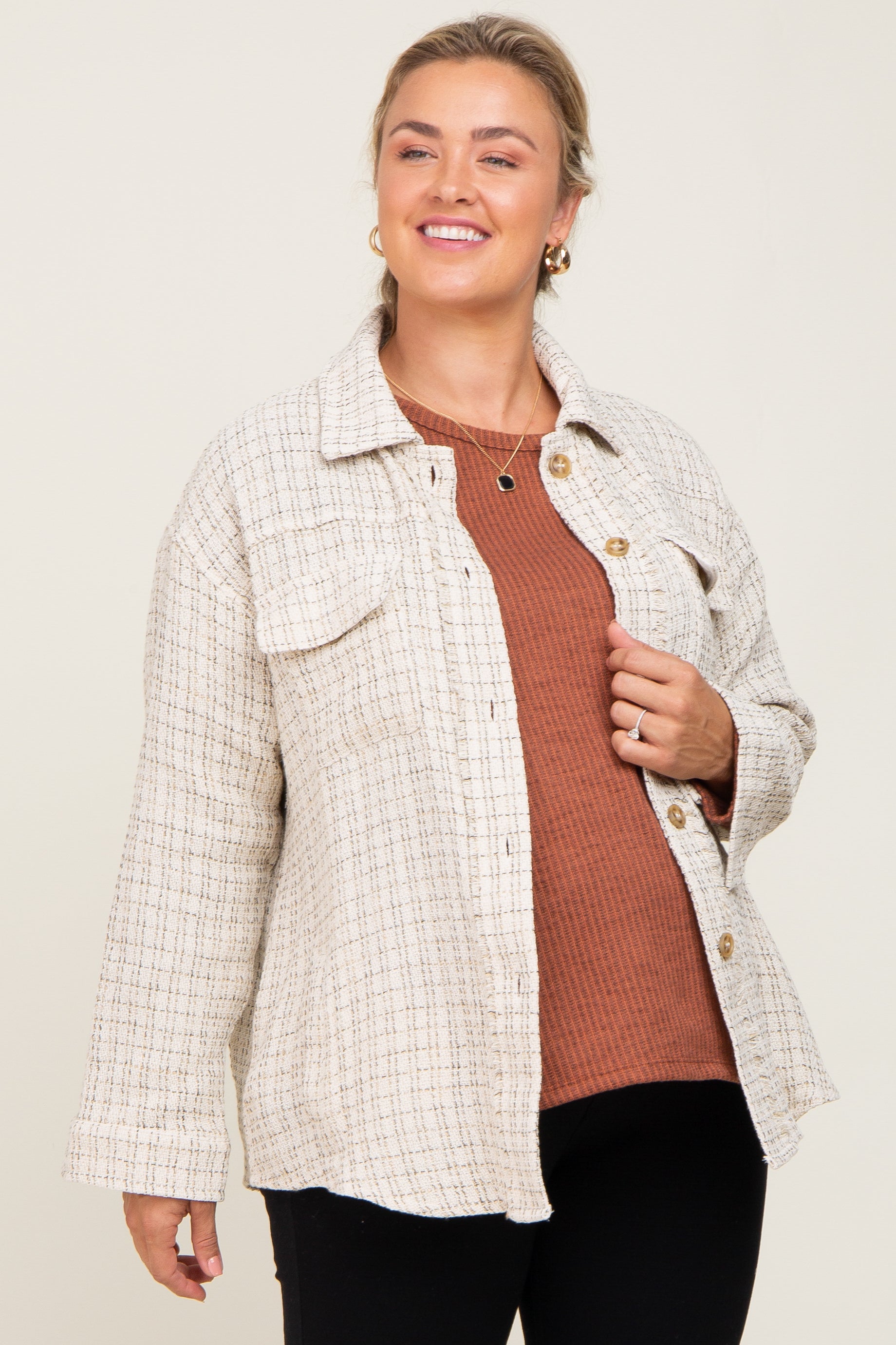 Beige Tweed Maternity Shacket with Front Pockets - Plus Size Women's Overshirt for Pregnancy Comfort & Style - Perfect for Work, Casual Outings & Maternity Photos