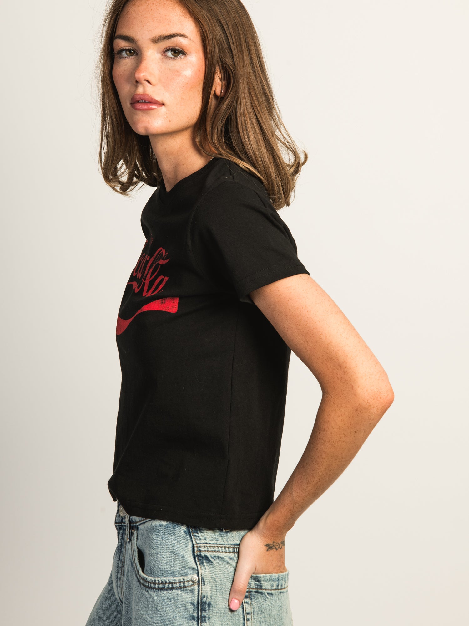 Vintage Coca-Cola Box Fit T-Shirt - Classic Logo Tee for Men & Women | Casual Wear, Street Style, Retro Fashion