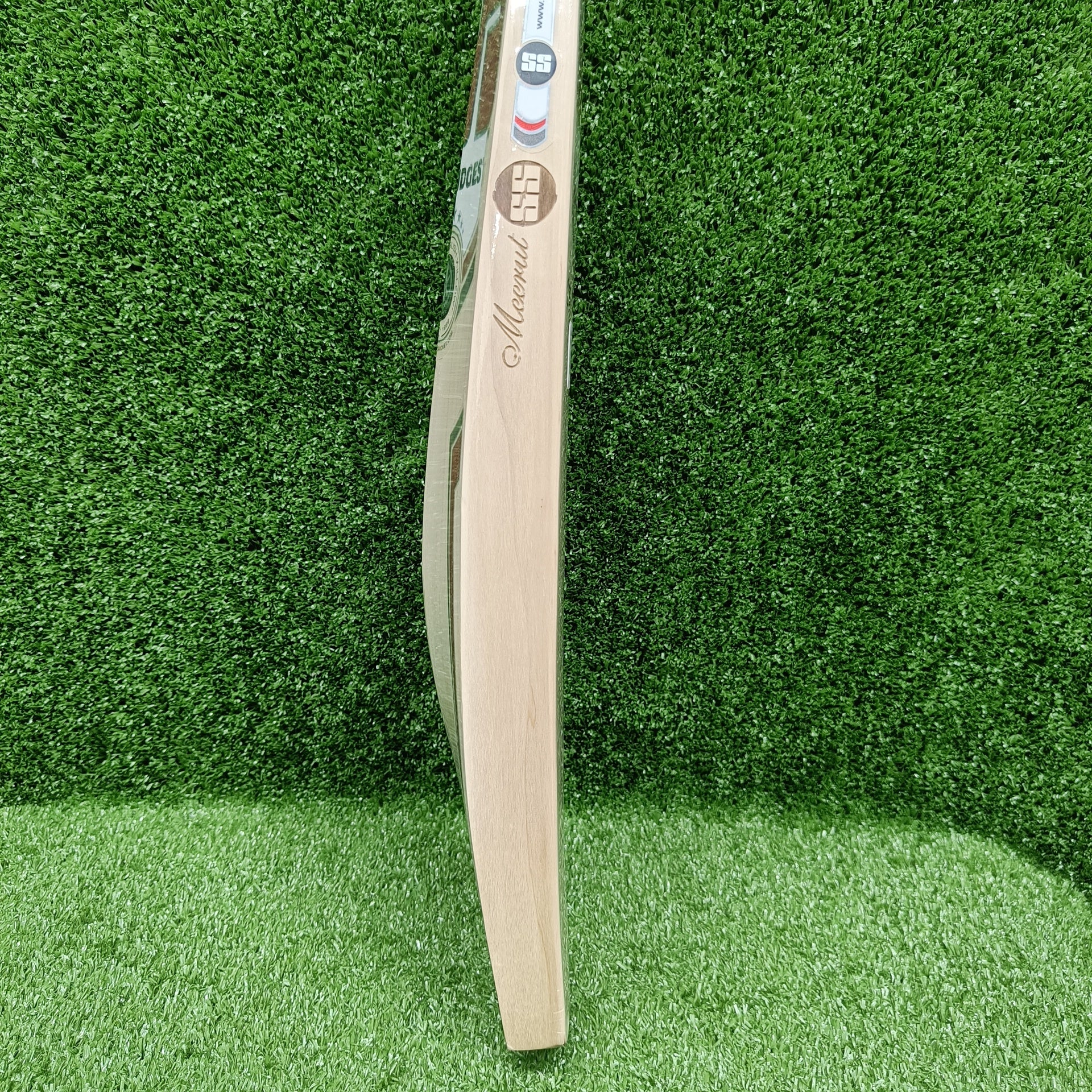SS Core Maximus Cricket Bat with Red Sticker - Premium English Willow Cricket Bat for Professional & Amateur Players - Perfect for Matches, Practice & Training Sessions