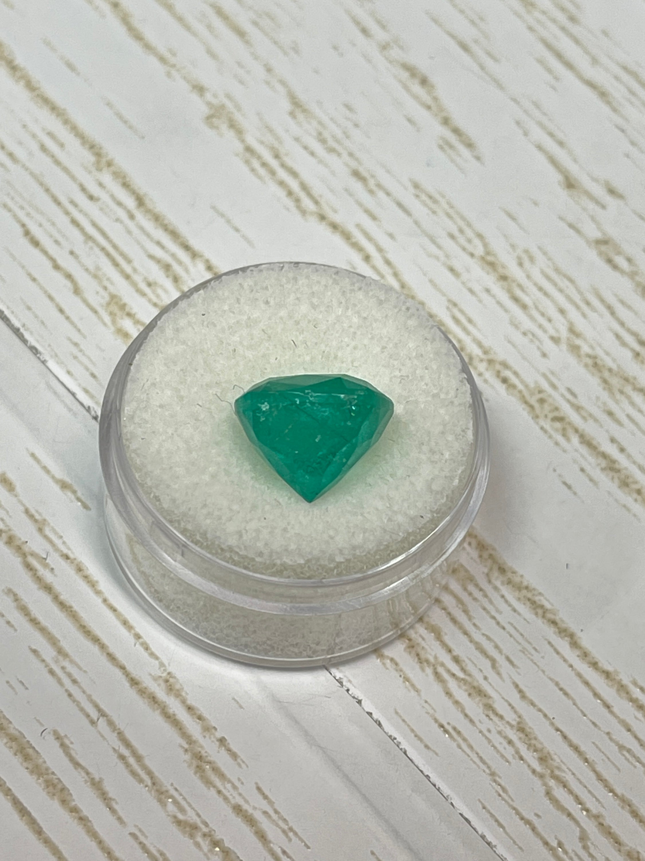 6.97 Carat Rich Green Natural Loose Colombian Emerald Cushion Cut Gemstone for Jewelry Making, Engagement Rings & Luxury Gifts
