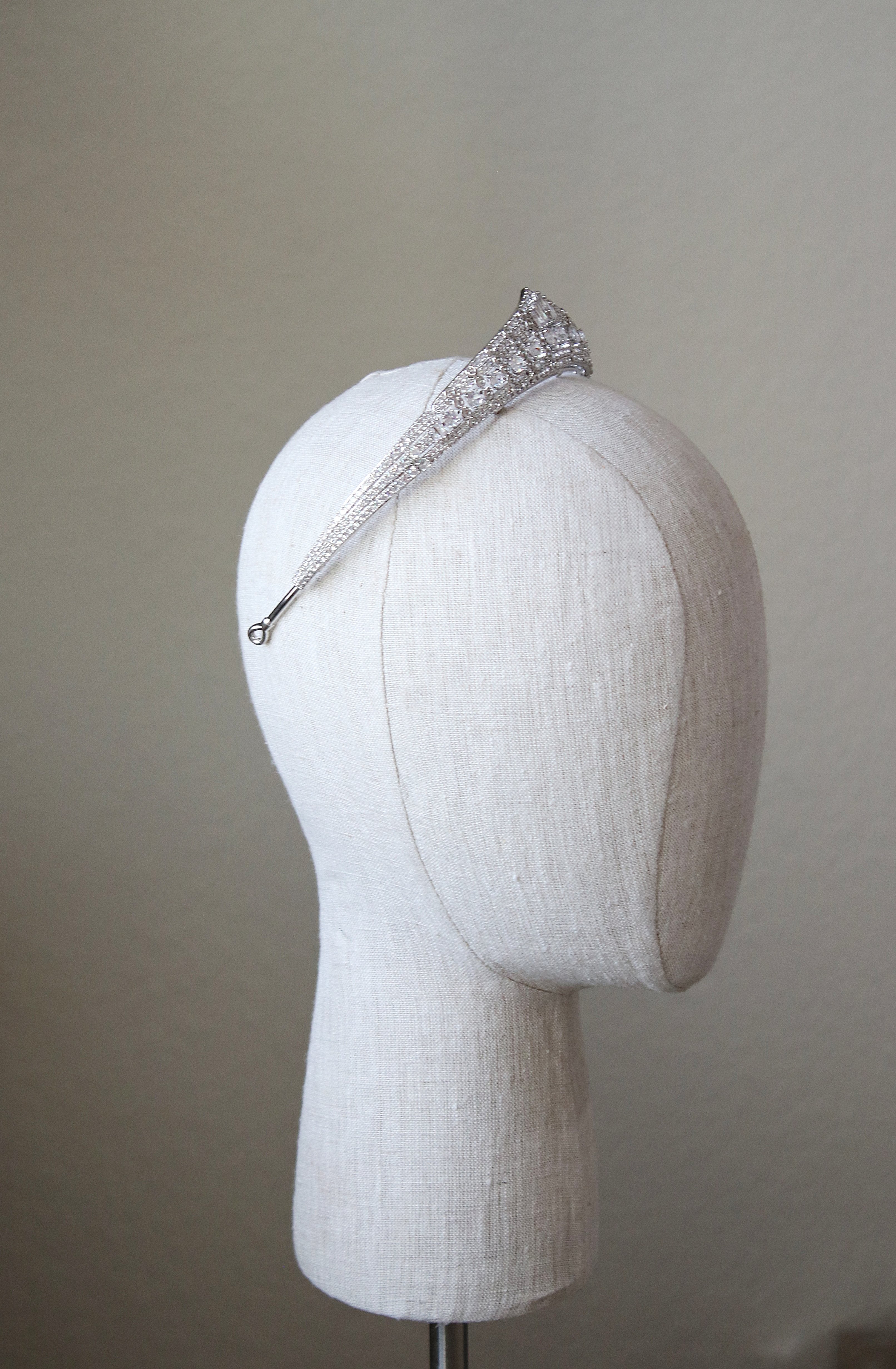DUCHESS OF CALABRIA Simulated Diamond Royal Bridal Crown Tiara - Elegant Wedding Headpiece for Brides, Princess Costume Accessory & Photo Shoot Prop