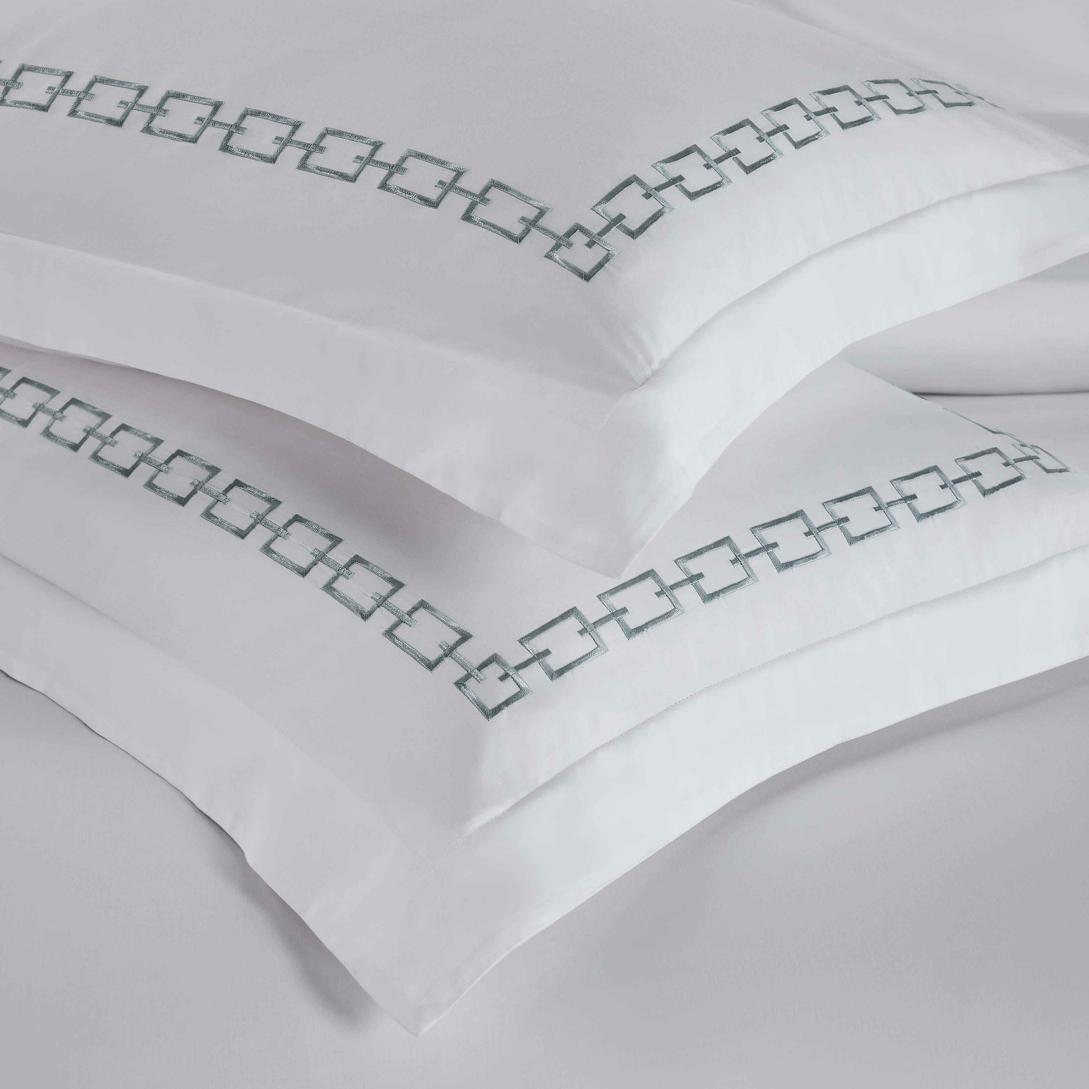 Premium 3-Piece Cotton Embroidered Duvet Cover Set with Chain Links Design - Soft Bedding for Master Bedroom, Guest Room & Dorm Decor