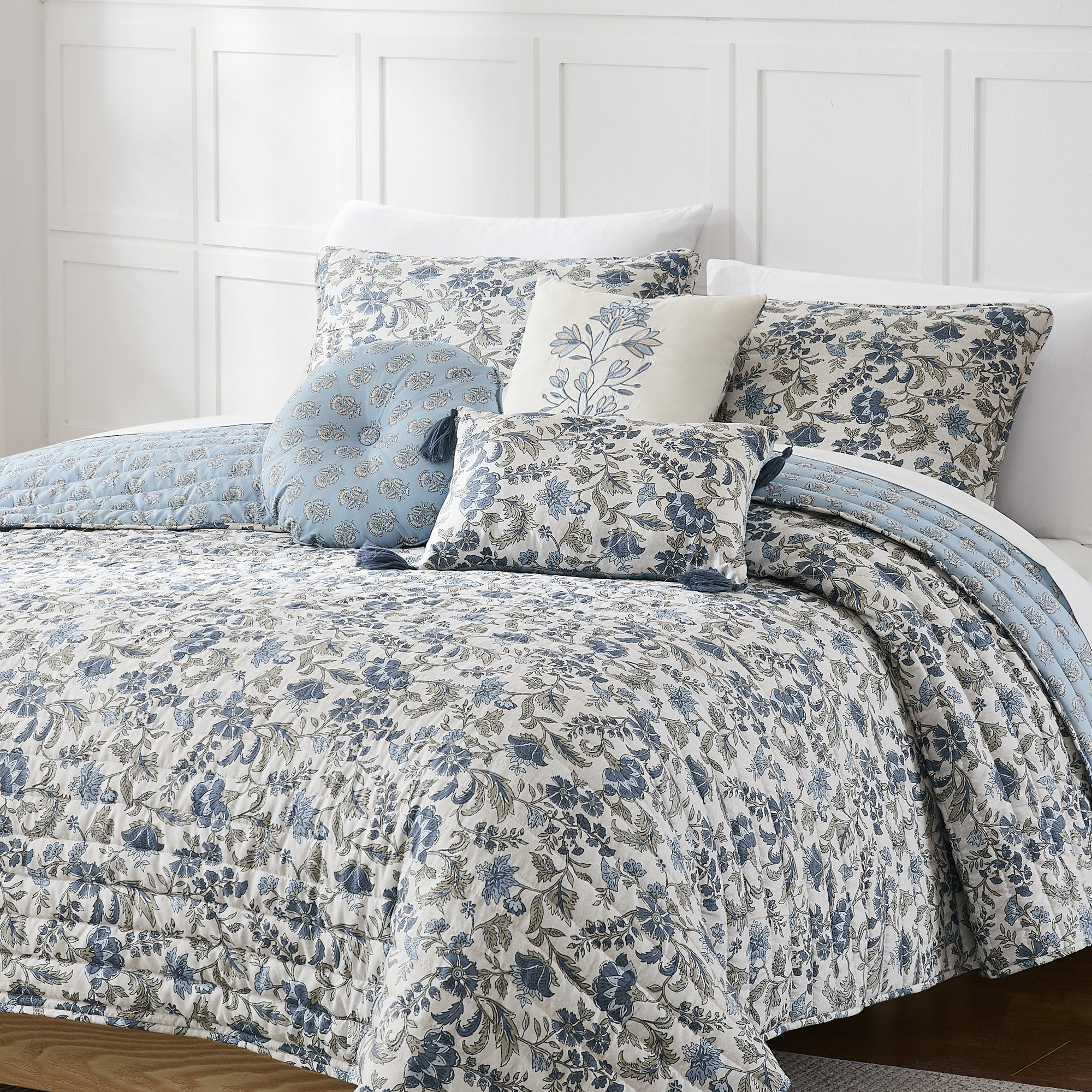 Lillian Block Print Reversible Quilt 6-Piece Set | Cotton Bedding Collection | Perfect for Master Bedroom, Guest Room & Cozy Home Decor