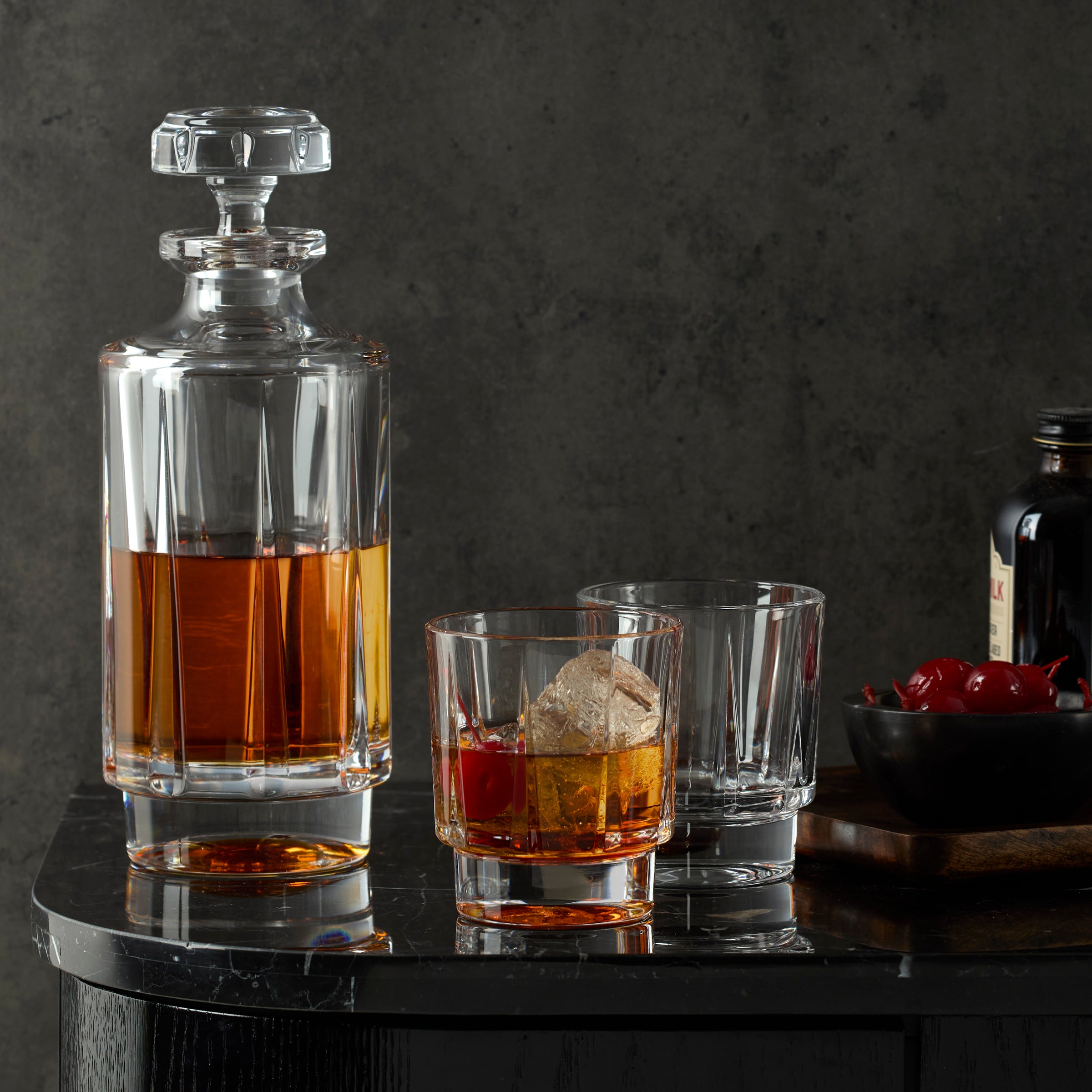 Reed & Barton Estate Decanter - Premium Crystal Liquor Decanter Set for Whiskey, Bourbon, Scotch - Elegant Home Bar Accessories for Gifts & Entertaining