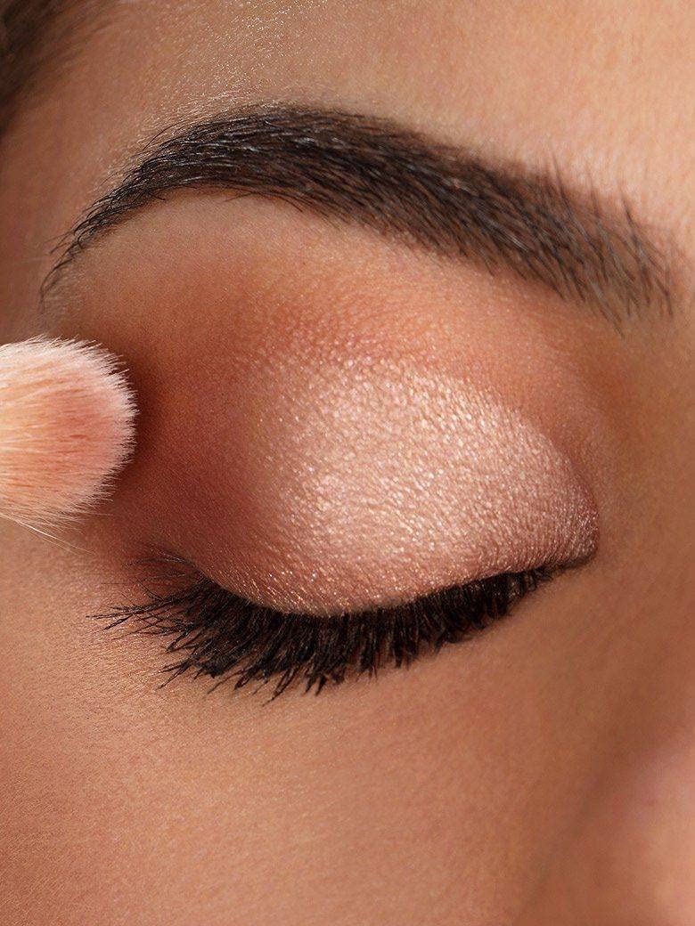 JOTKAPARKASH Professional Nude Eyeshadow Palette - 18 Neutral Shades for Day & Night Looks, Includes Makeup Brush & Beauty Blender - Perfect for Everyday Wear, Special Occasions & Professional Makeup Artists