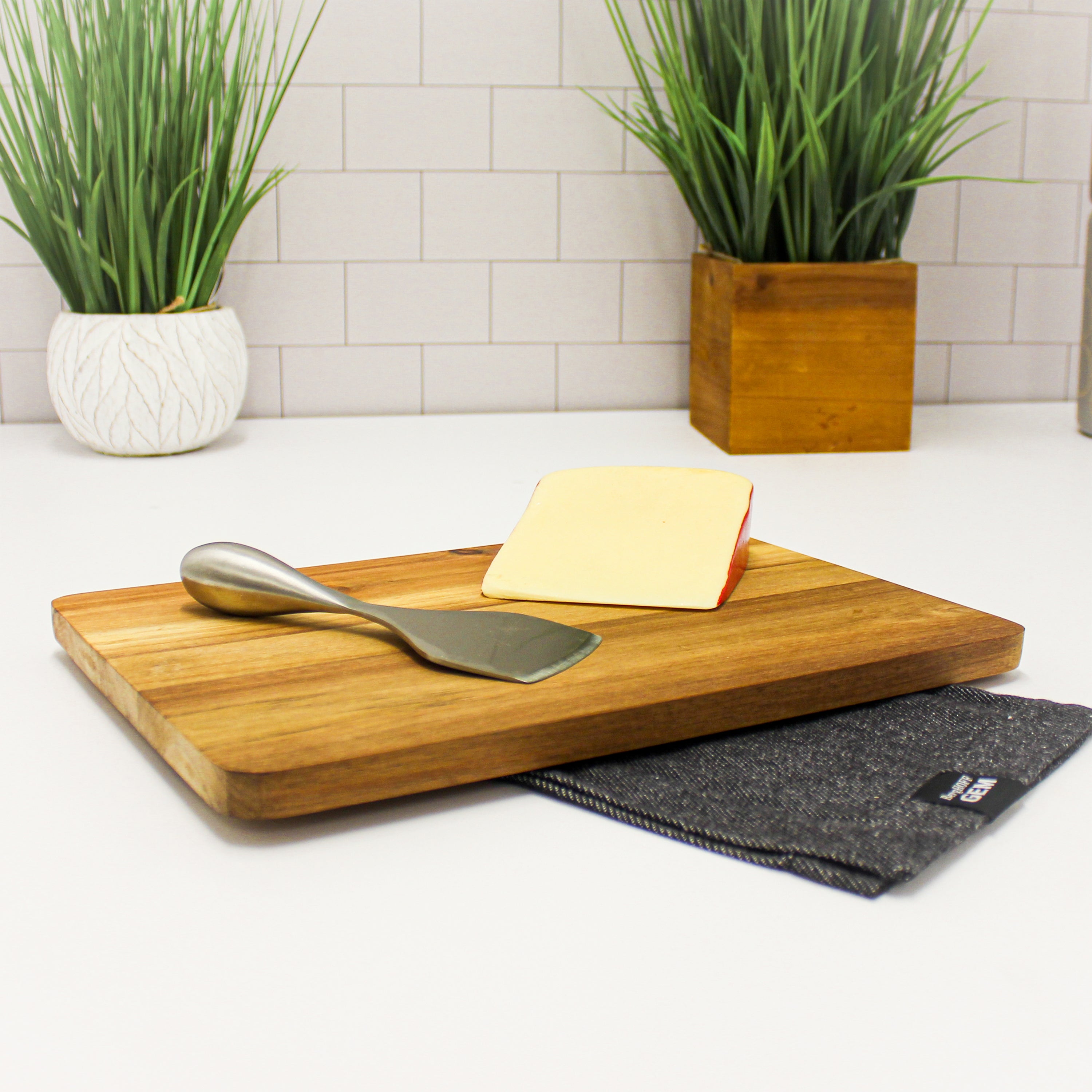 BergHOFF Aaron Probyn 5-Piece Cheese Knife Set with Bamboo Cutting Board - Colorful Inserts for Cheese Platters, Charcuterie Boards & Entertaining