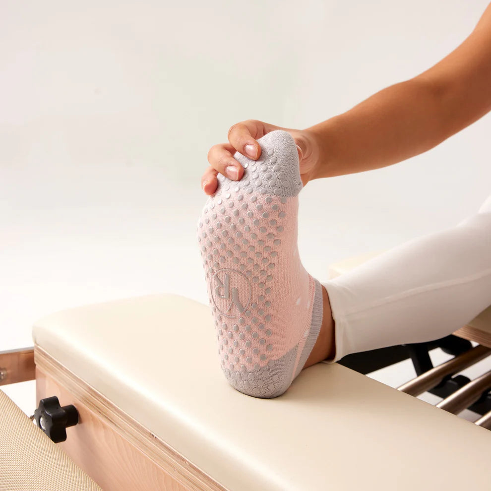 Non-Slip Grip Socks for Yoga, Pilates & Barre - Anti-Skid Workout Socks with Traction for Women & Men - Perfect for Dance, Gym & Home Exercise
