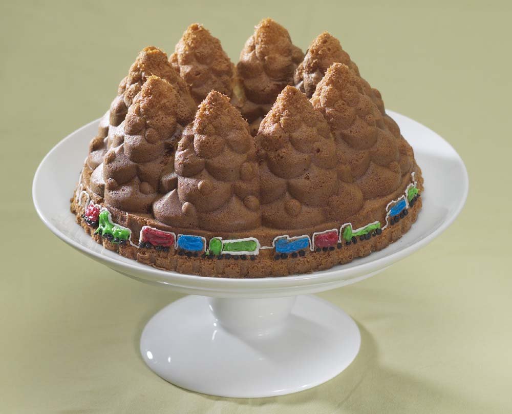 Nordic Ware Holiday Bundt Tree Pan - Nonstick Christmas Tree Cake Mold for Baking, 6-Cup Capacity - Perfect for Holiday Desserts, Christmas Parties & Festive Baking Gifts