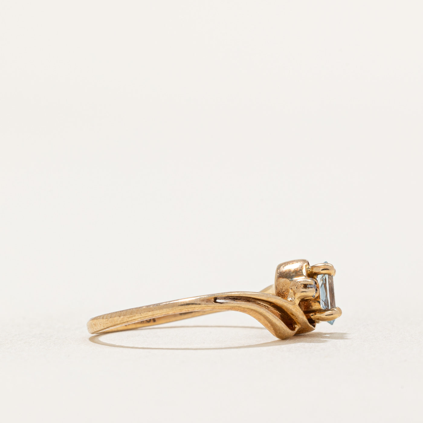 Aquamarine & Diamond Ring - 0.18ct Aquamarine & 0.01ct Diamond - Size 3.5 - Elegant Birthstone Jewelry for Women - Perfect for Engagement, Anniversary & Special Occasion Gifts