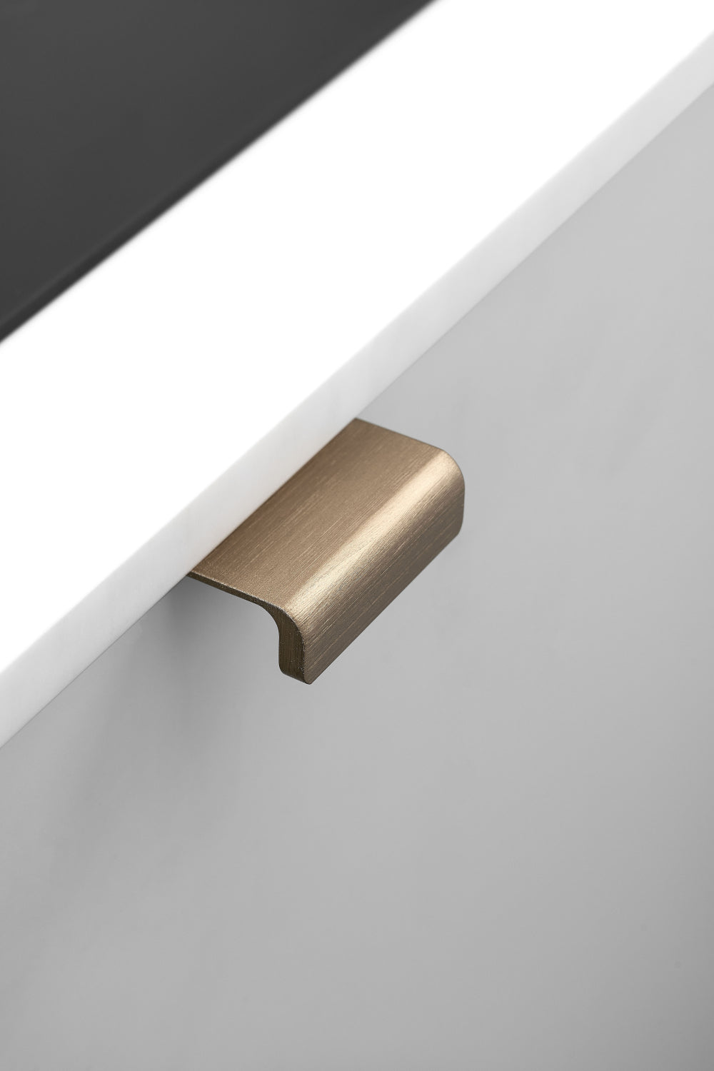 Edge Brushed Bronze Artisan Drawer Pulls - Premium Cabinet Hardware for Kitchen & Bathroom Renovation | Stylish Upgrade for Dressers, Vanities & Furniture