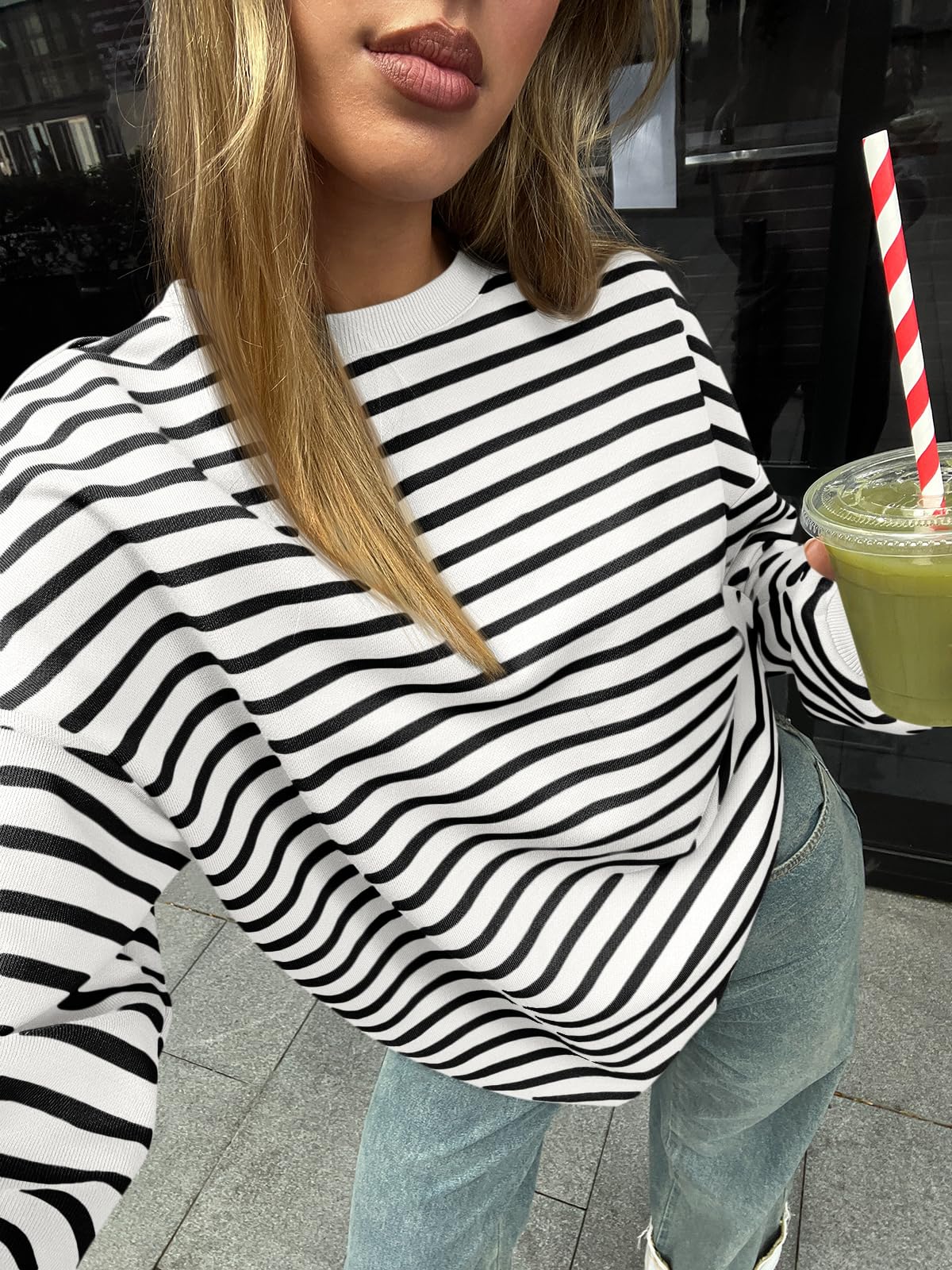 Trendy Queen Women's Oversized Crewneck Striped Sweatshirt - Soft Casual Long Sleeve Pullover for Women | Perfect for Fall, Winter, and Layering Outfits