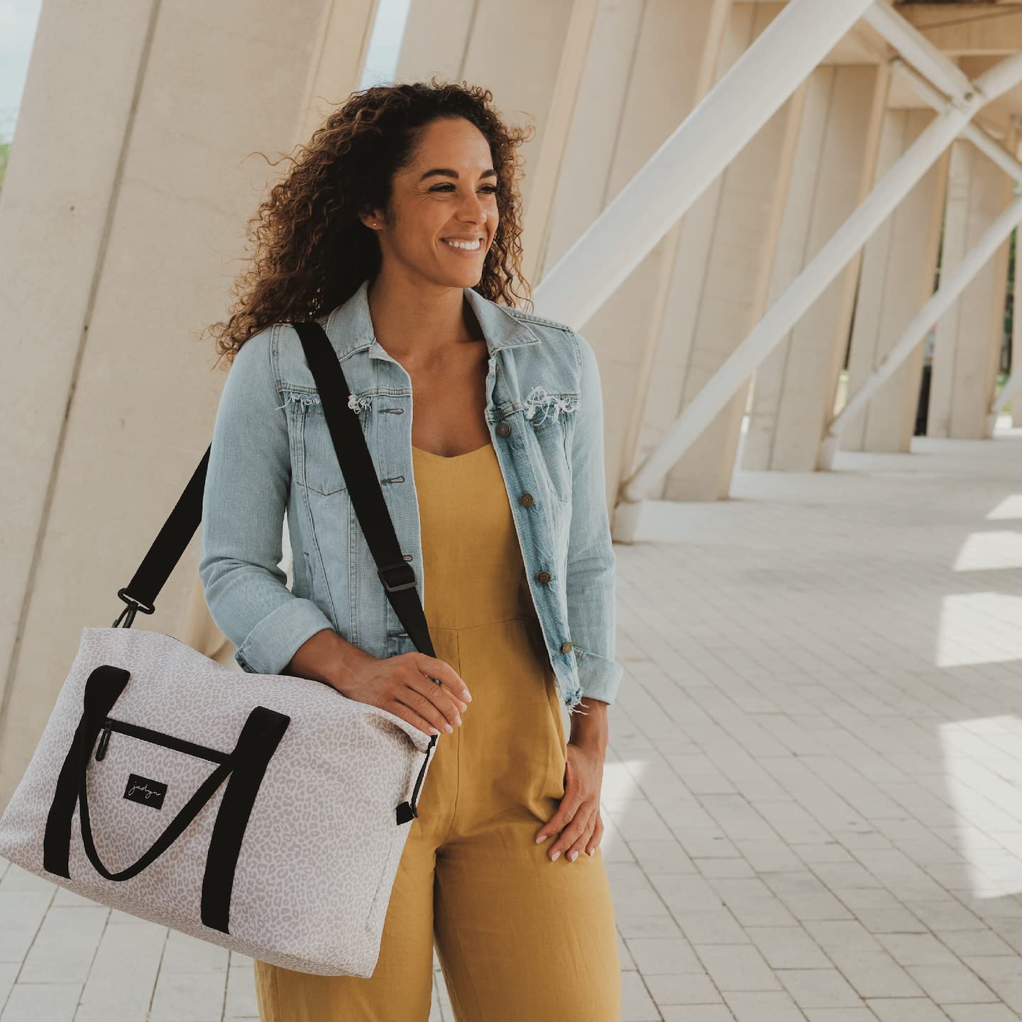 Jadyn Lola Travel Duffle Bag - Stylish Weekender & Overnight Gym Tote for Women & Men - Perfect for Weekend Getaways, Gym, Work & Travel