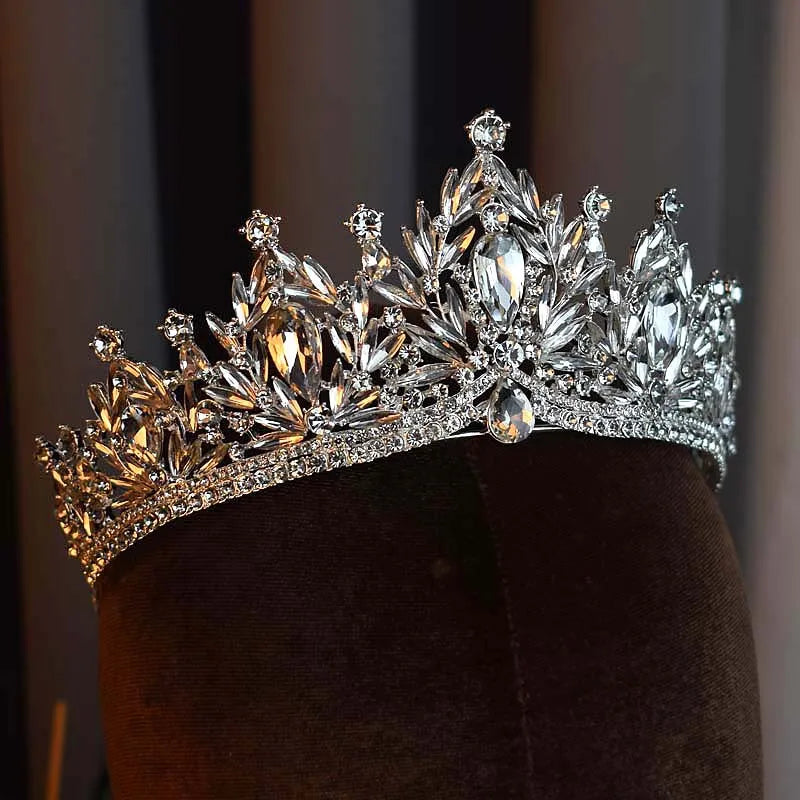 Sparkling Quinceañera Tiara with Detailed Crystals - Perfect for Sweet 15 Birthday Parties & Special Occasions