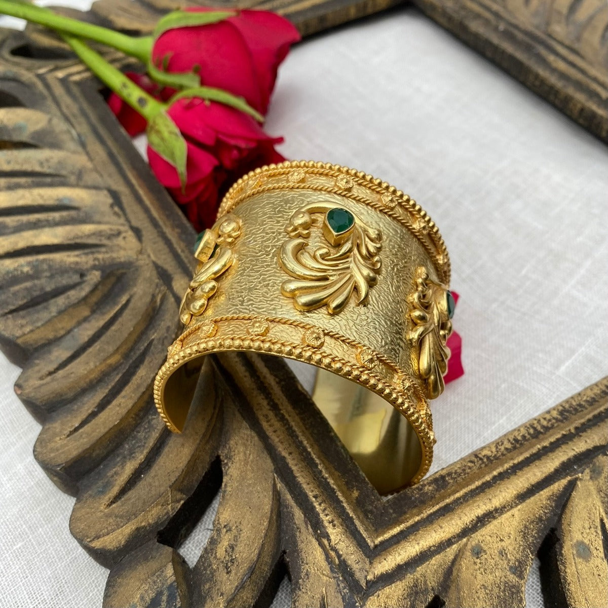 Exquisite Peacock Jewelry Gift Set - Elegant Statement Cuff Bracelet & Matching Earrings for Women | Perfect Birthday, Anniversary or Special Occasion Present