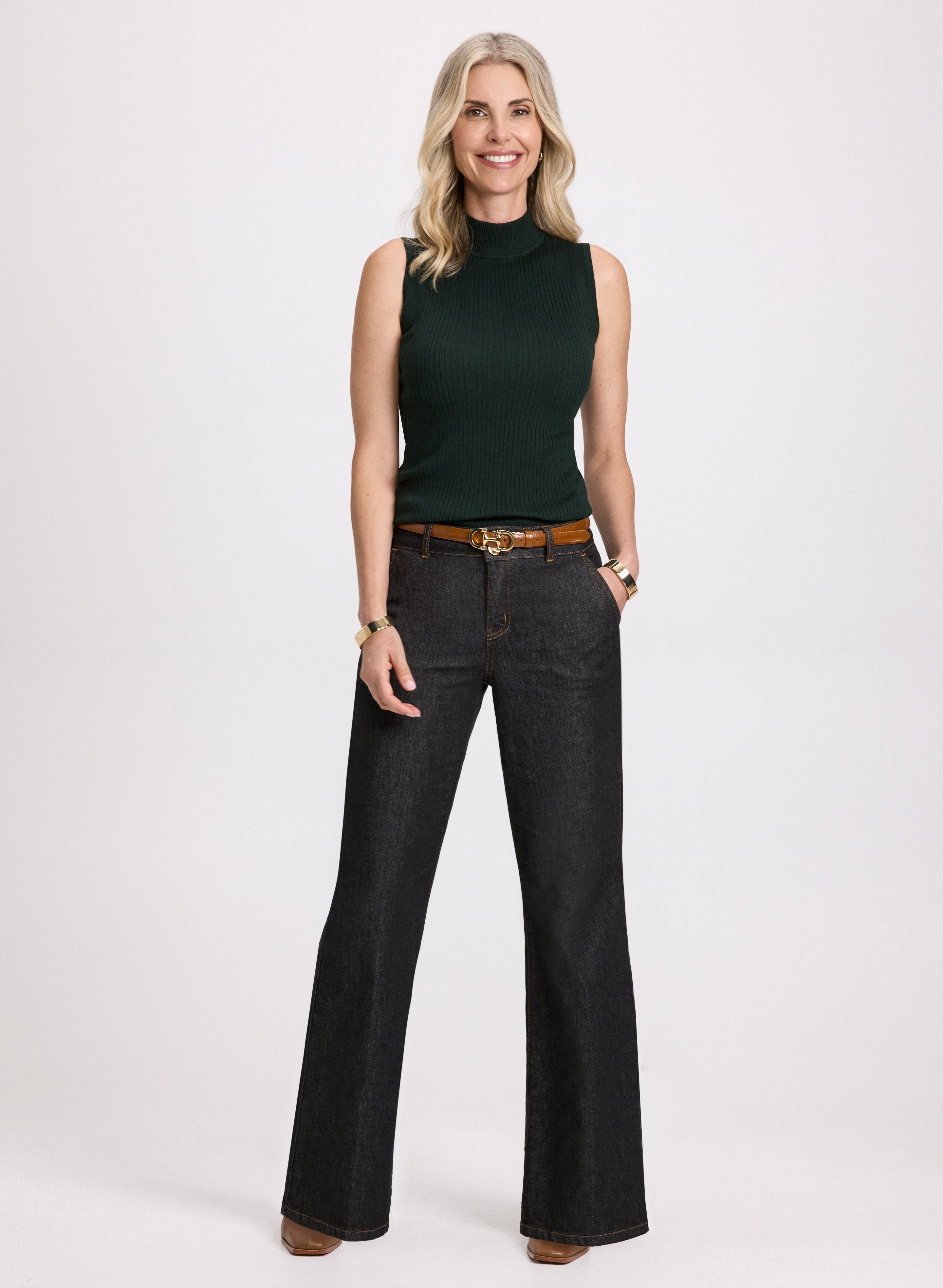 Essential Women's Tank Top & High Waist Flare Leg Jeans - Casual Outfit for Summer, Streetwear & Everyday Comfort