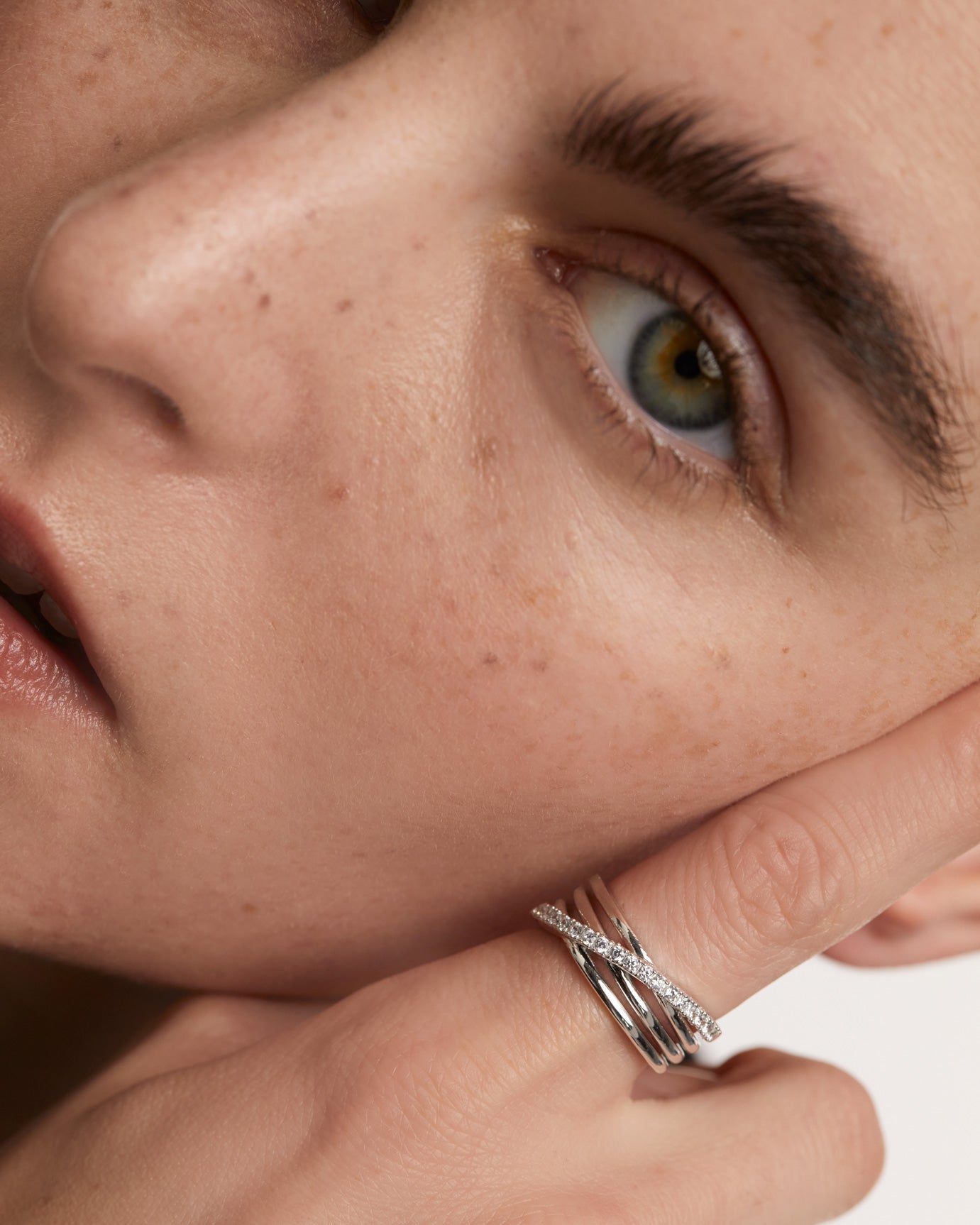 GRID Cruise Silver Ring for Women - Elegant 925 Sterling Silver Band, Dainty Minimalist Jewelry Gift for Her - Perfect for Everyday Wear, Date Nights & Special Occasions