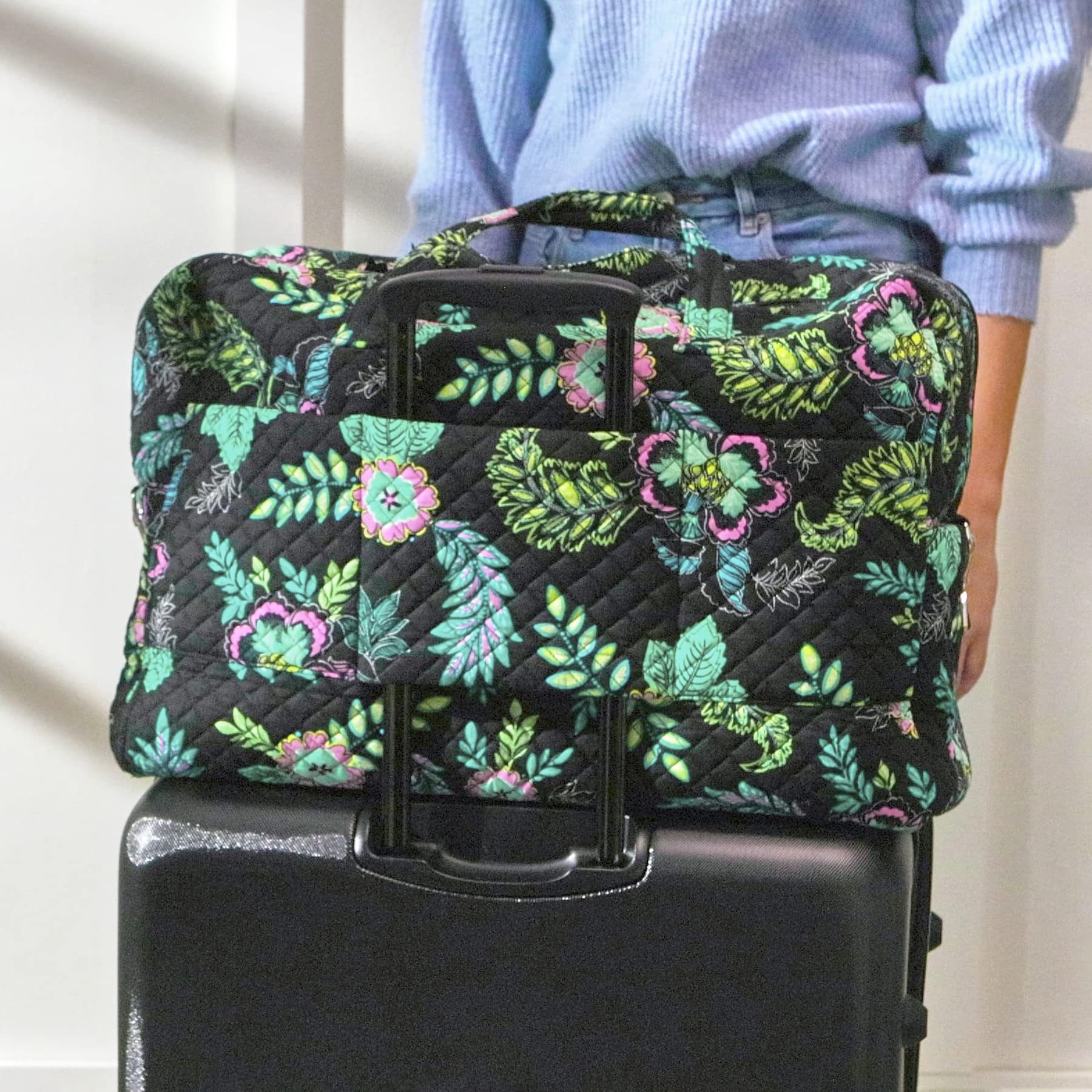Vera Bradley Women's Cotton Weekender Travel Bag - Large Carryall Overnight Bag for Women, Perfect for Weekend Getaways, Gym, Work & Travel Accessories