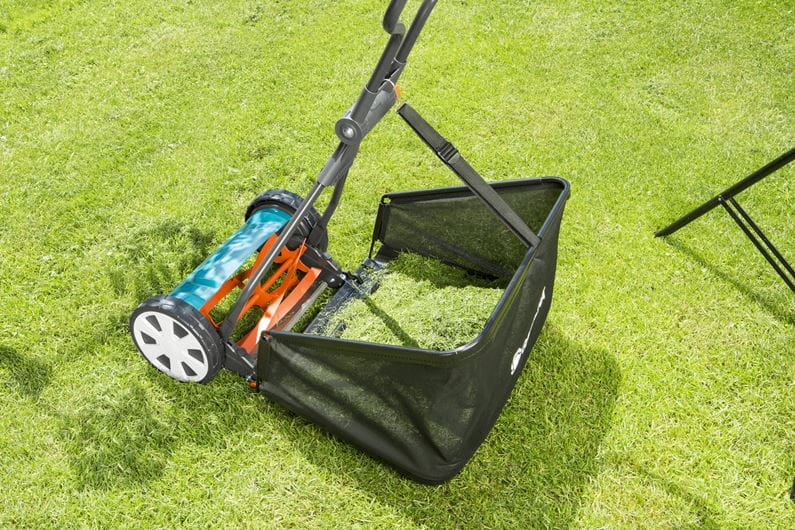 Gardena Classic 330 4027-20 Cylinder Lawn Mower - Manual Push Reel Mower for Small to Medium Lawns - Perfect for Eco-Friendly Grass Cutting in Backyards & Gardens
