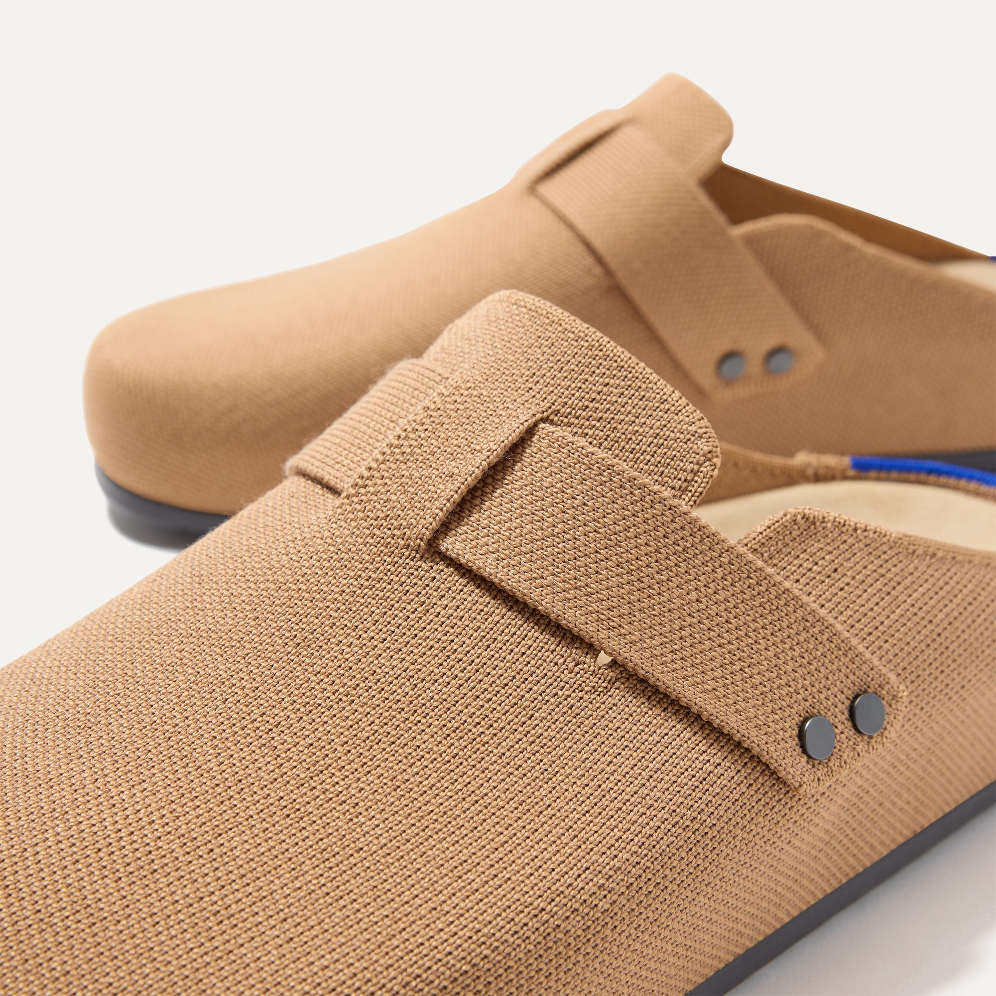 Men's Comfortable Butternut Clogs - Slip-Resistant Garden & House Shoes for Indoor/Outdoor Wear