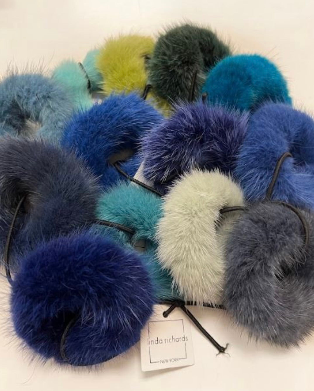 Luxury Genuine Mink Hair Scrunchies for Women - Soft & Elegant Hair Accessories for Ponytails, Buns & Everyday Styling