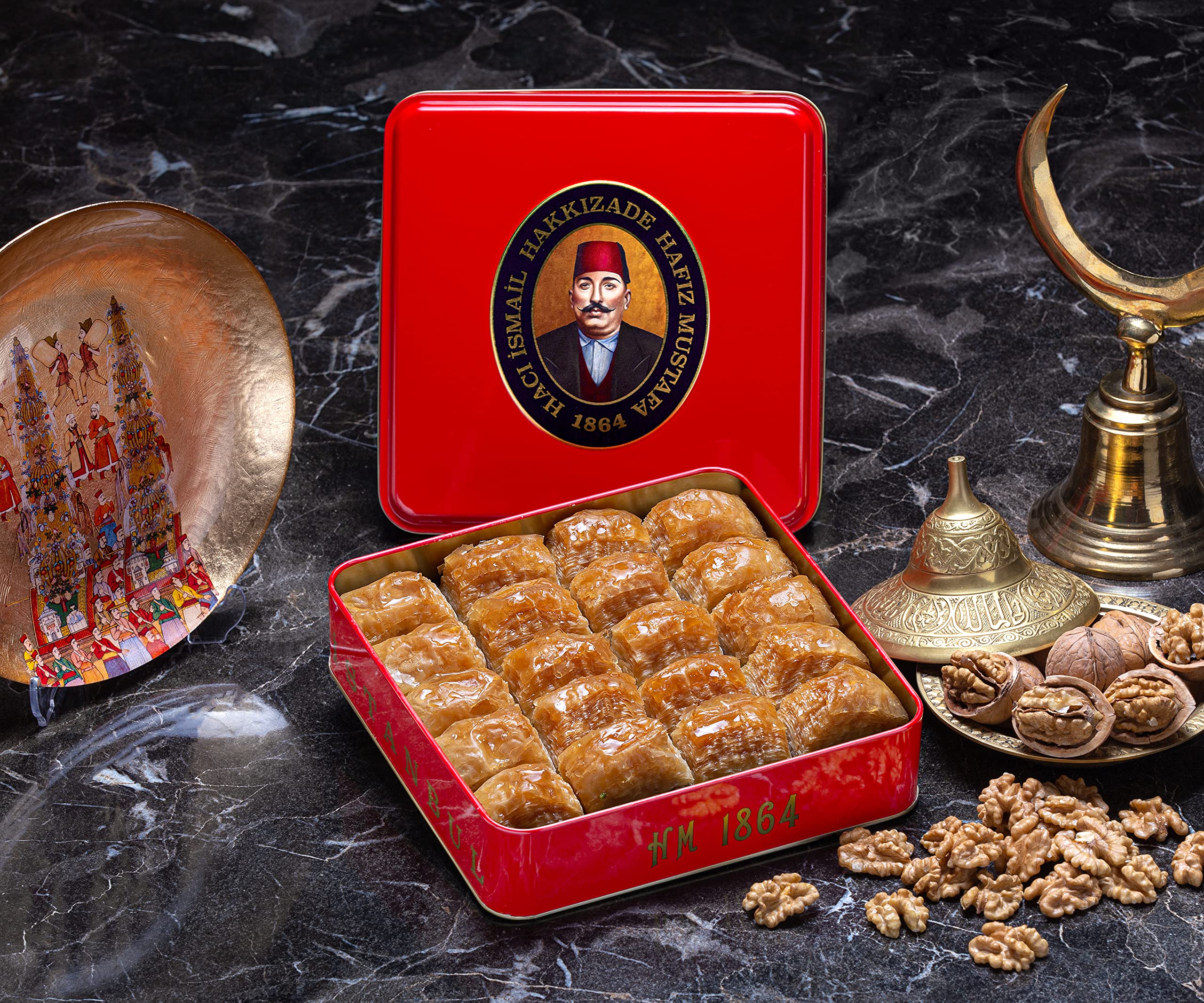 Premium Hafiz Mustafa 1864 Istanbul Baklava Pastry Gift Box - Authentic Turkish Baklava Dessert with Fresh Phyllo Dough, Pistachios, Hazelnuts & Walnuts - Perfect Gourmet Gift for Birthdays, Christmas, Corporate Events & Holiday Parties - Ideal for Sharing at Family Gatherings, Office Celebrations & Special Occasions