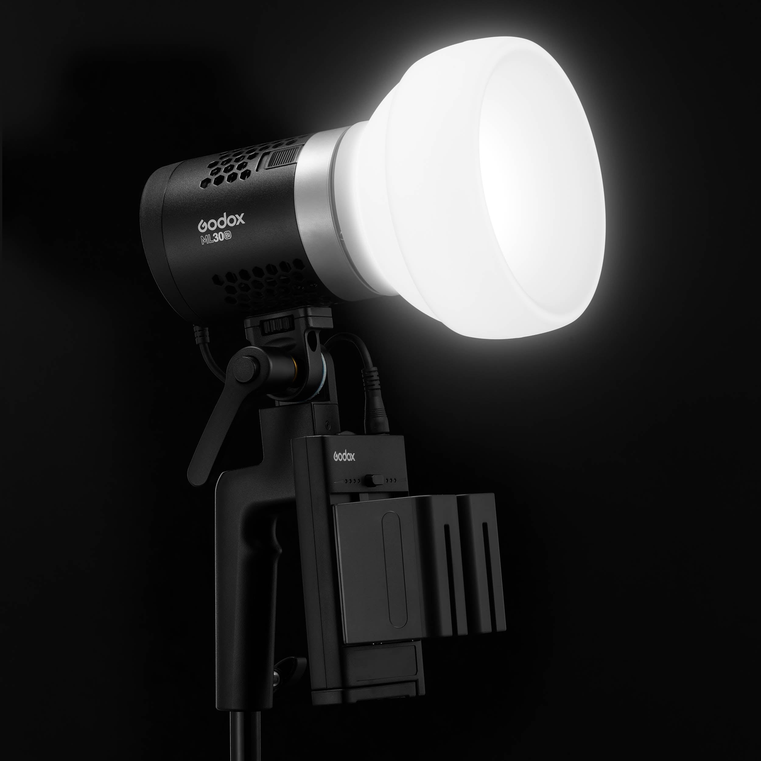 ML CD15 Silicone Rubber Omni-Directional Diffusion Sphere - Professional Lighting Accessory for Photography, Videography & Studio Lighting (Weatherproof & Durable) - Perfect for Soft Light Diffusion in Portraits, Product Shots & Film Sets
