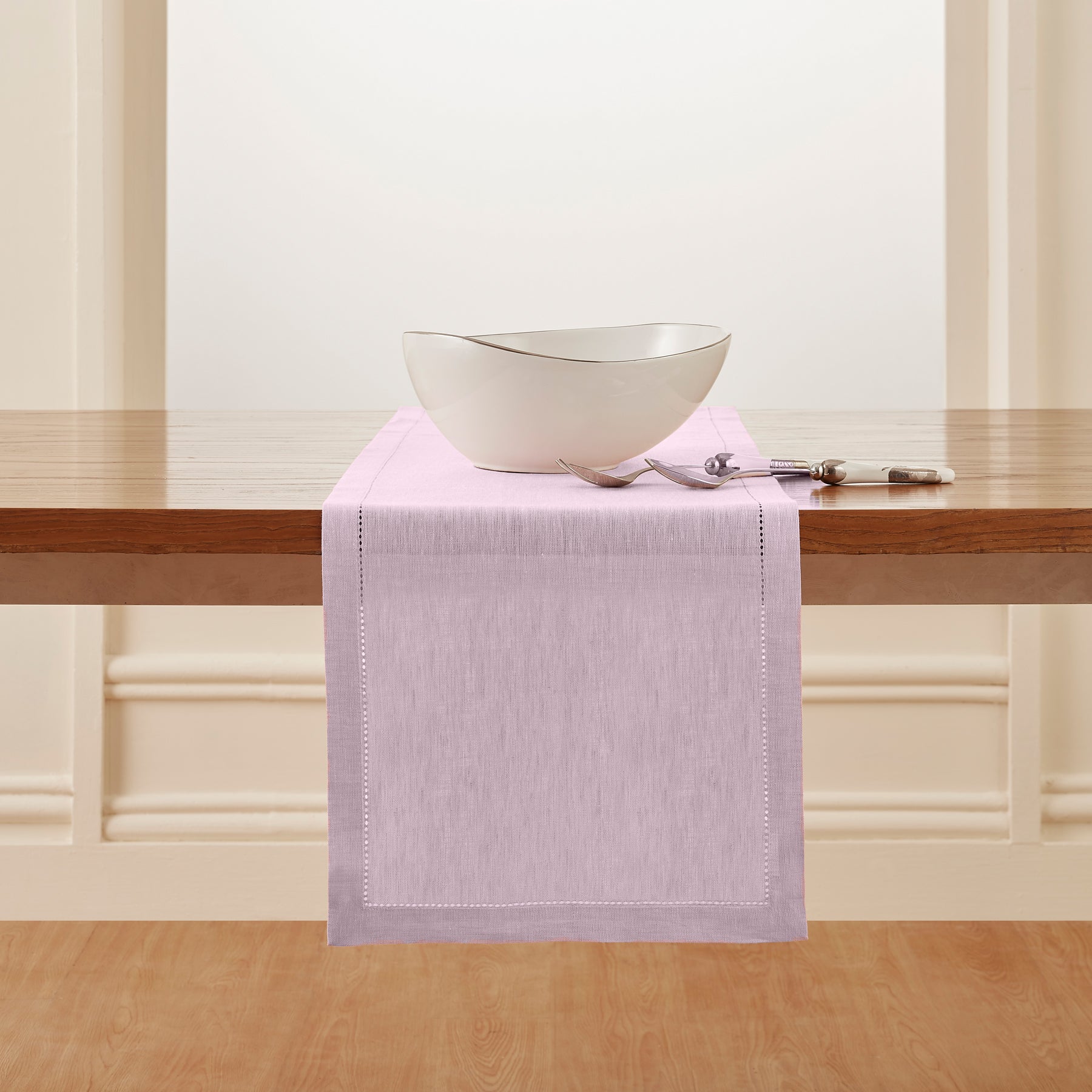 Elegant Milan Table Runner for Dining Room Decor - Perfect for Weddings, Parties & Holiday Table Settings