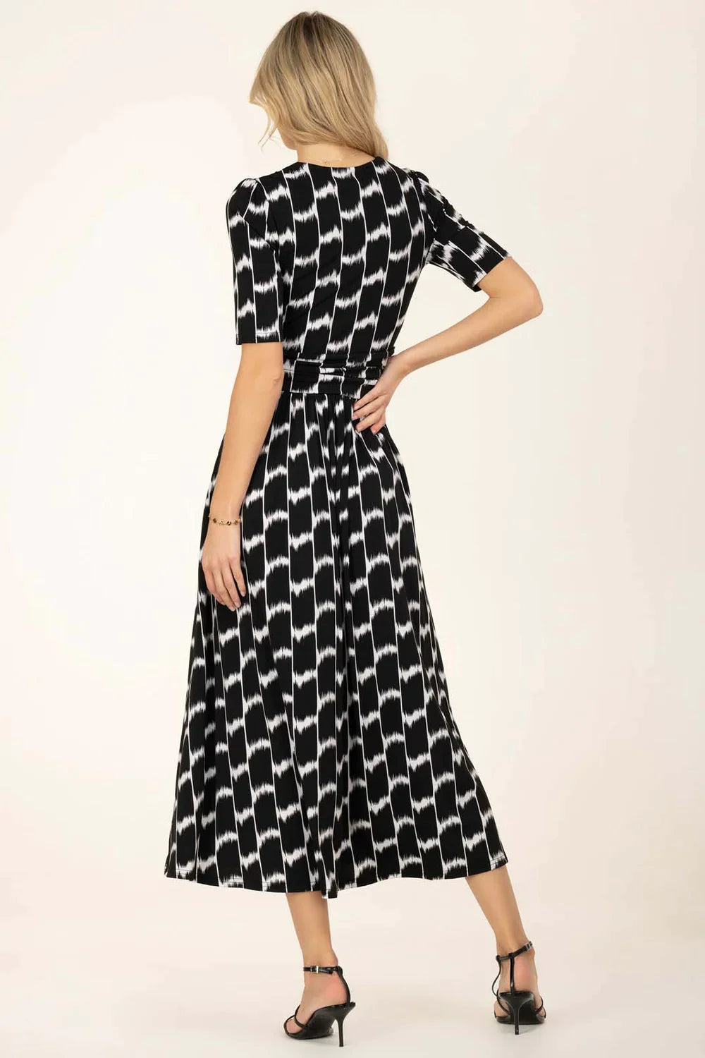 AKAYLA Jersey Maxi Dress for Women - Black Geometric Print Curve Plus Size - Perfect for Casual Wear, Beach Outfits & Summer Vacations