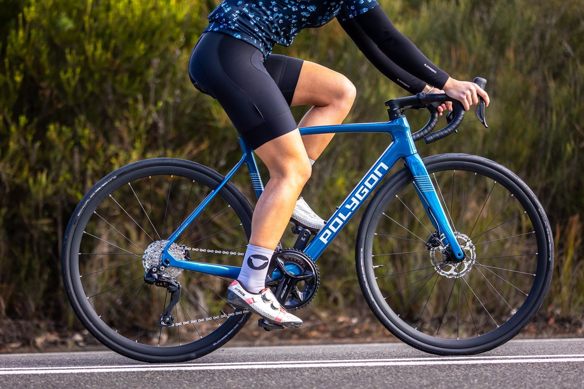 Polygon Strattos S7X 105 Di2 Carbon Road Bike - Lightweight Carbon Frame, Shimano 105 Di2 Groupset - Perfect for Racing, Endurance Riding & Long-Distance Cycling