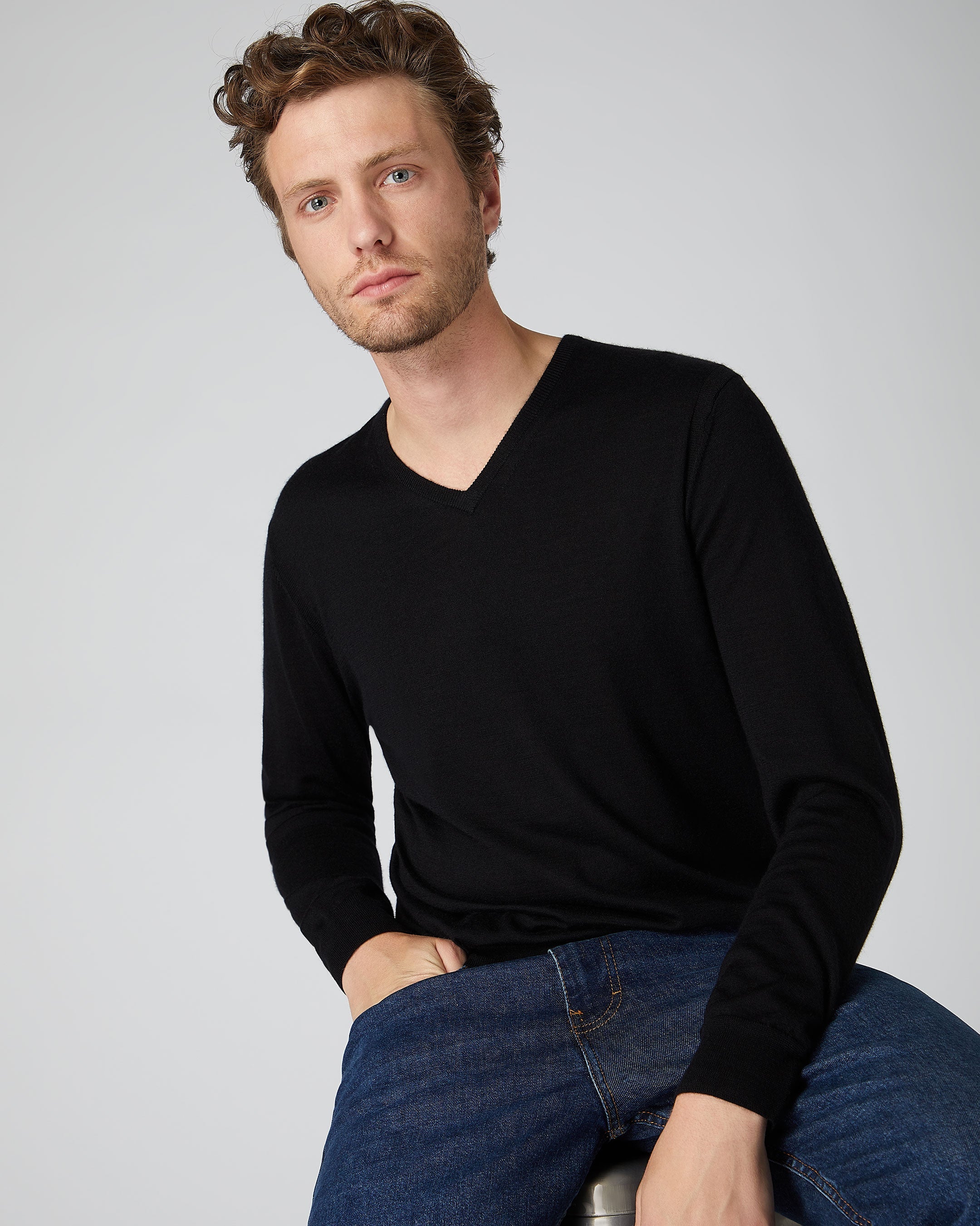 Premium Men's Cashmere V-Neck Sweater - Ultra Soft Fine Gauge Knit Jumper in Black - Perfect for Office Wear & Winter Layering