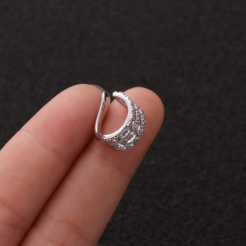 18K Gold Dainty Star Ear Cuff - No Piercing Conch Helix Clip Earring for Women | Trendy Cartilage Ear Jewelry Gift for Everyday Wear & Special Occasions