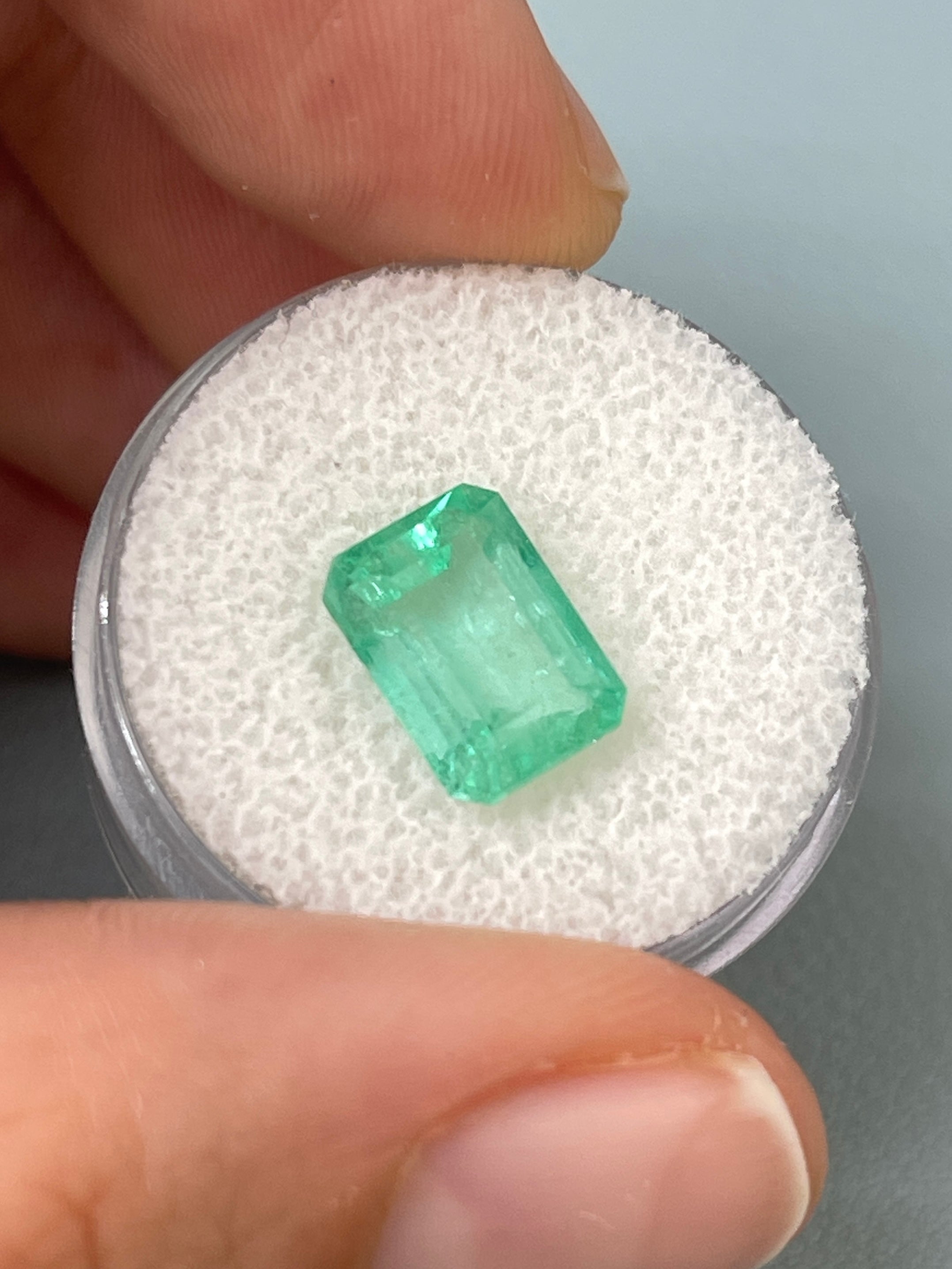 3.54 Carat 11x8mm Seafoam Green Natural Loose Colombian Emerald Gemstone - Emerald Cut for Jewelry Making, Engagement Rings & Luxury Gifts