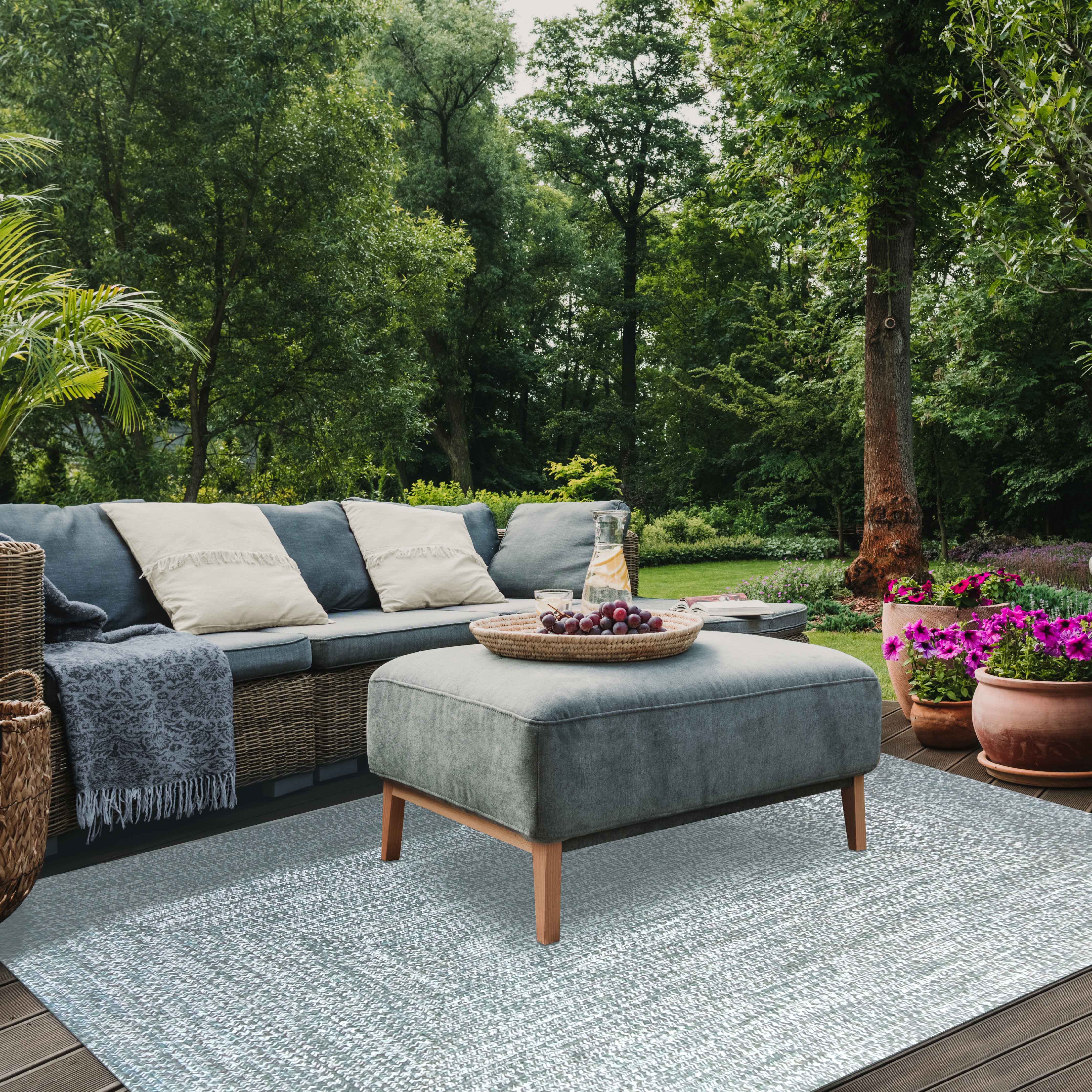 Two-Toned Braided Bohemian Area Rug - Indoor/Outdoor Use for Living Room, Patio & Bedroom Decor