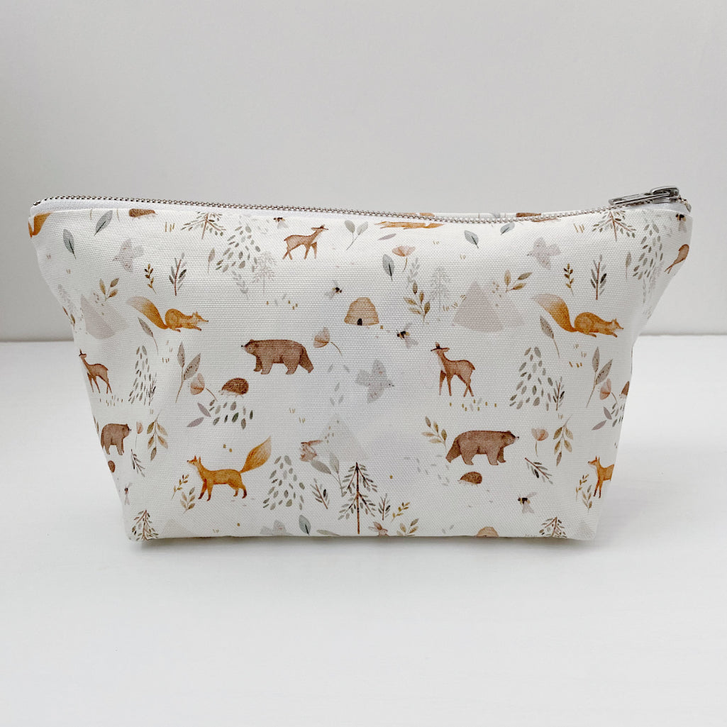 Woodland Animal Print Nappy Wallet - Stylish and Functional Diaper Wallet for Moms on the Go - Perfect for Baby Essentials Organization at Home or Travel
