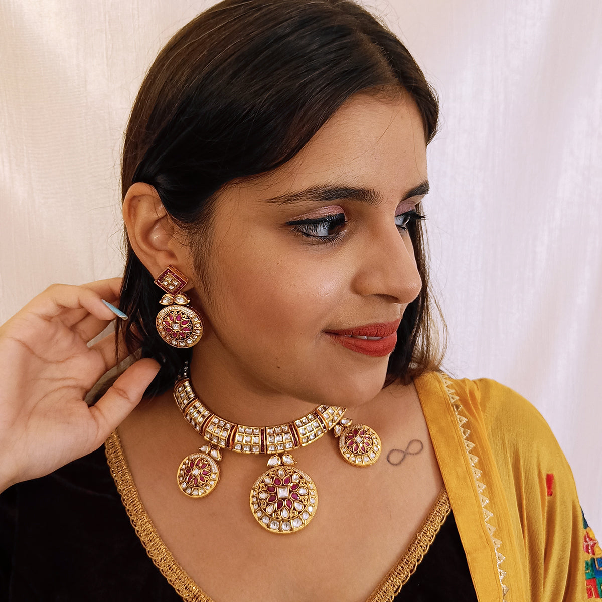 Bridal Designer Gold Plated White Kundan Jewelry Set (D137) - Perfect for Weddings, Indian Festivals & Special Occasions