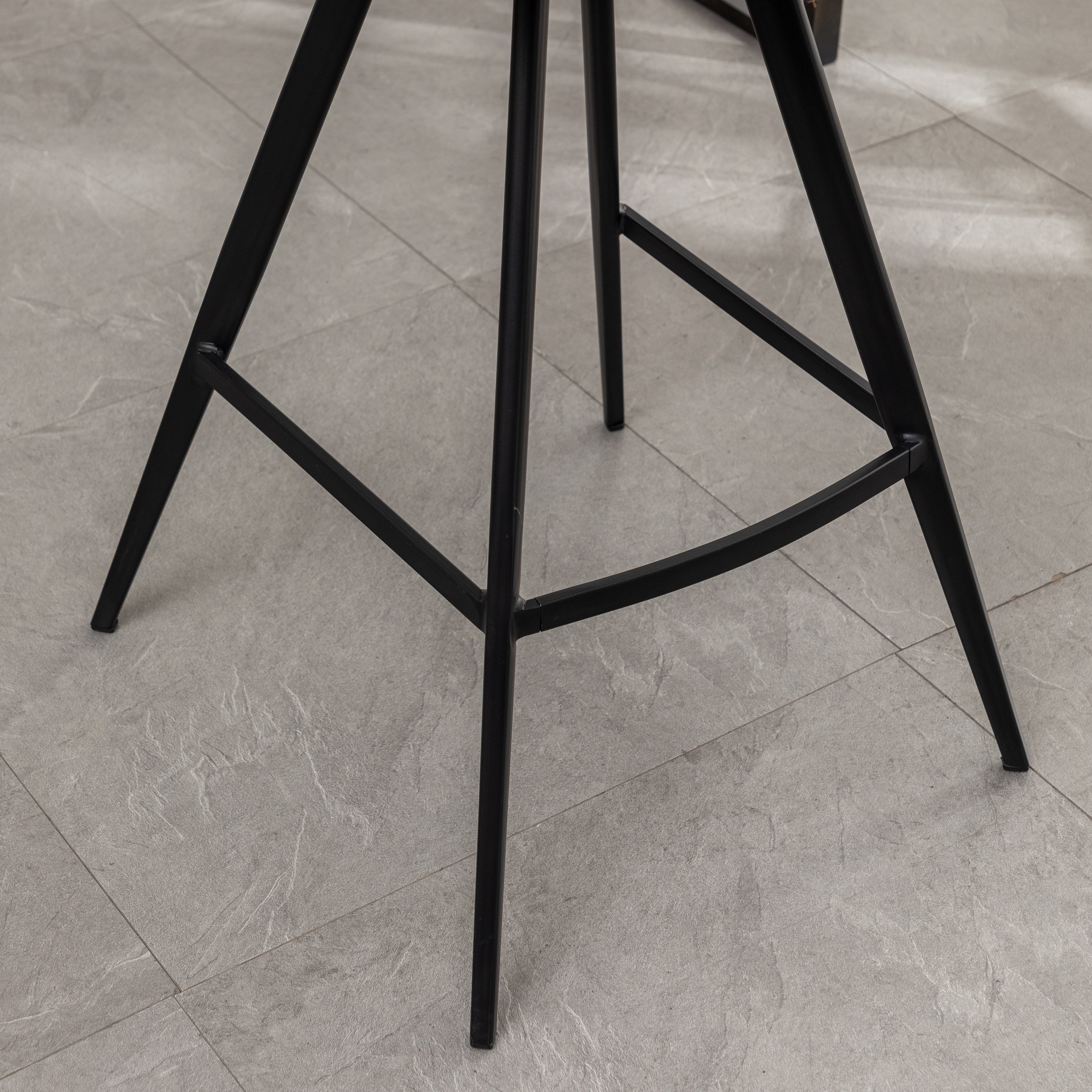 Roundhill Furniture 28.25
