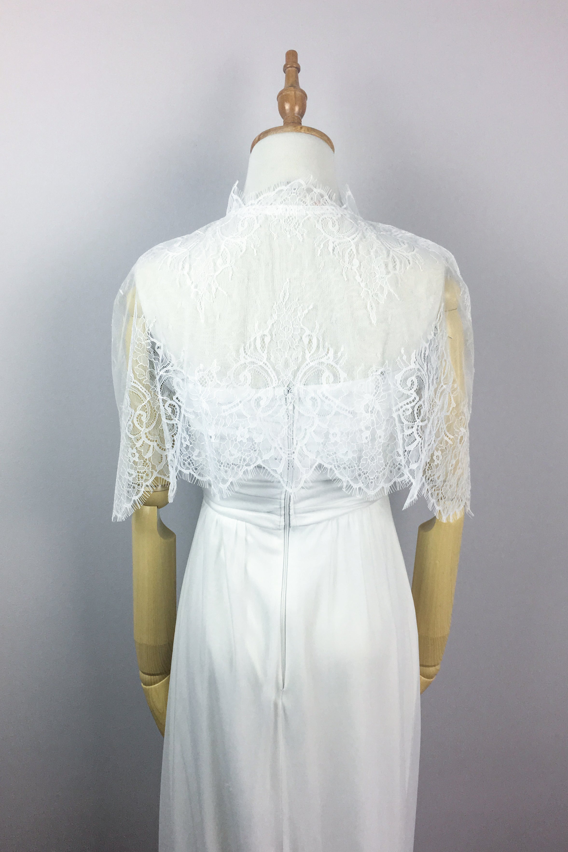 Elegant Lace Bolero Bridal Cover Up for Summer Weddings - Perfect for Beach, Garden & Outdoor Ceremonies
