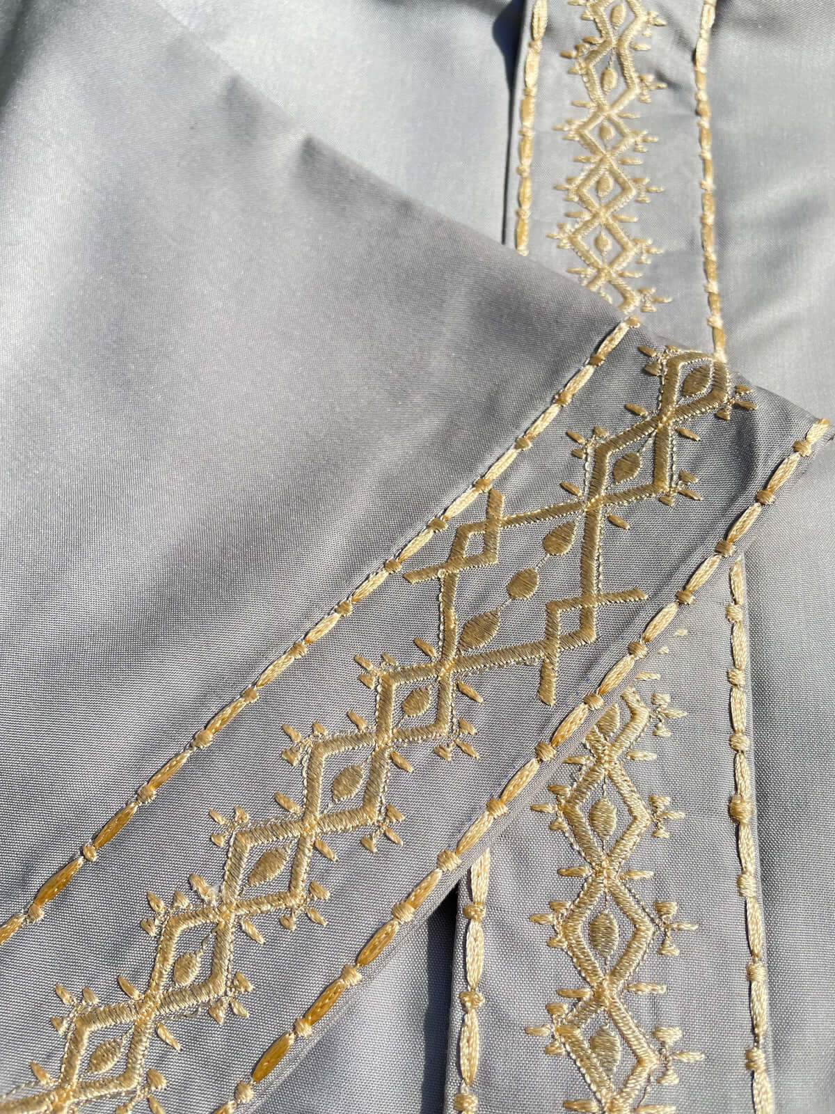 Premium Men's Light Grey Saudi Thobe with Gold Embroidery - Traditional Arabic Robe for Eid, Wedding & Special Occasions