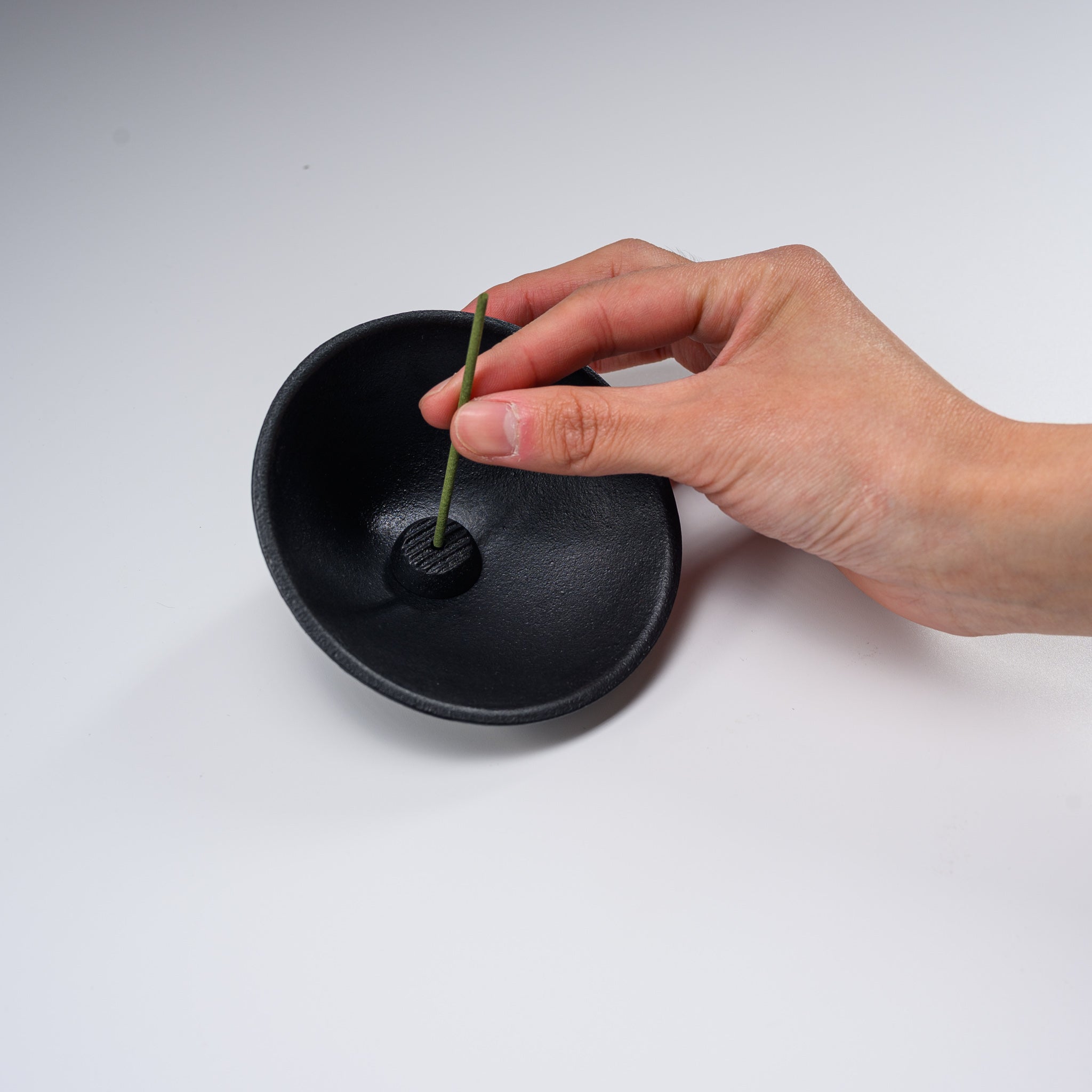 Yamagata Cast Iron Incense Holder - Traditional Japanese Rocking Incense Tray for Meditation, Yoga & Home Decor | Handcrafted Iron Incense Burner for Aromatherapy & Zen Spaces