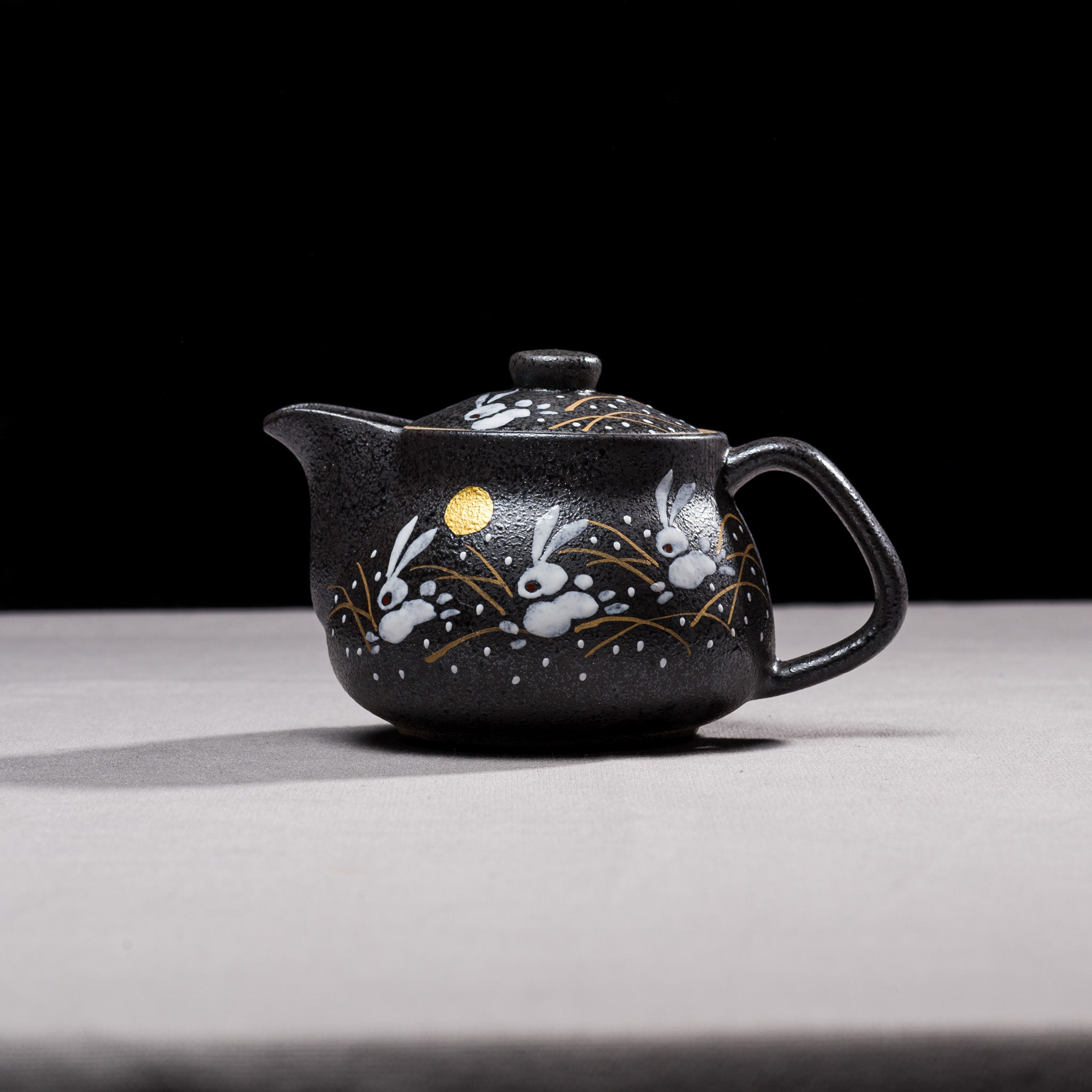 Authentic Japanese Kutani Ware Rabbit Tea Pot - Handcrafted Ceramic Teapot for Green Tea, Herbal Tea & Home Decor | Perfect for Tea Lovers, Gift Giving & Japanese Style Tea Ceremonies