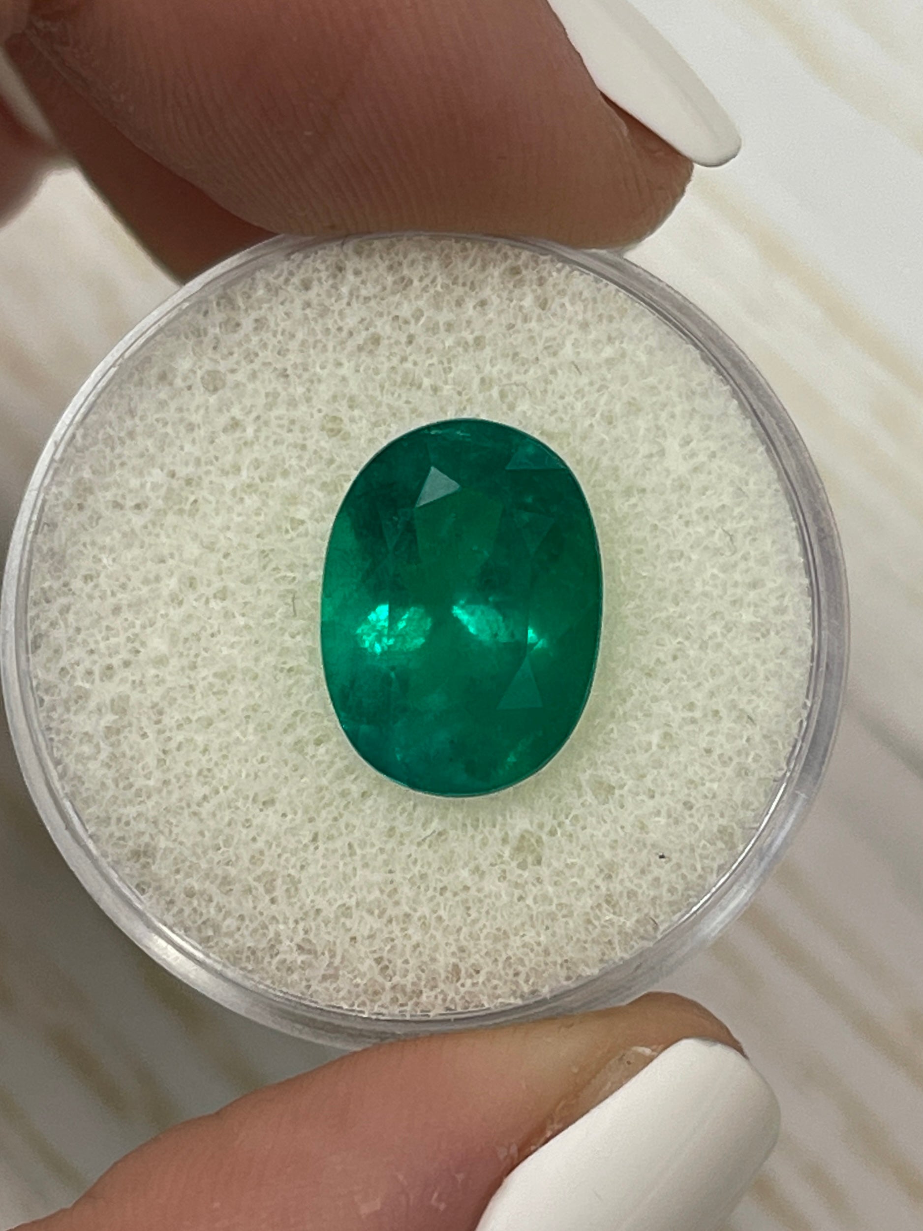 5.07 Carat Certified 13x10mm Vivid Muzo Green Natural Loose Colombian Emerald Oval Cut Gemstone for Jewelry Making, Engagement Rings & Luxury Gifts