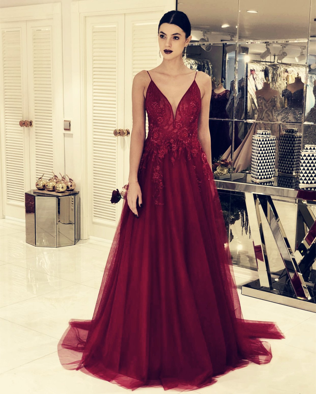 Elegant A-Line V-Neck Tulle Prom Dress with Lace Embroidery - Perfect for Homecoming, Formal Dances & Special Occasions