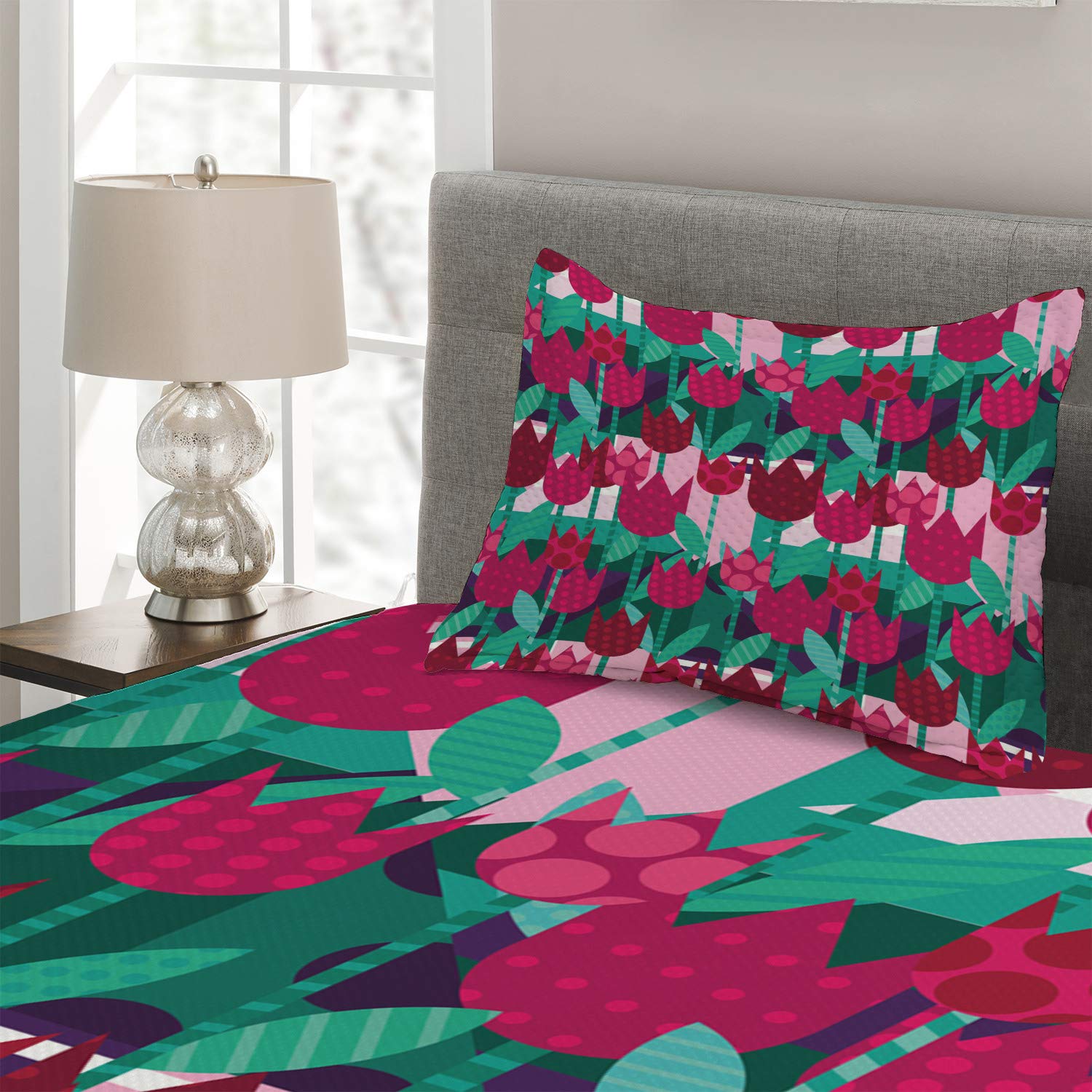 Ambesonne Floral Coverlet Set - Abstract Flower & Polka Dot Tulip Design on Geometric Background, 2-Piece Quilted Bedspread with Pillow Sham, Twin Size in Jade Green & Red - Perfect for Bedroom Decor, Guest Room Styling & Cozy Home Makeover