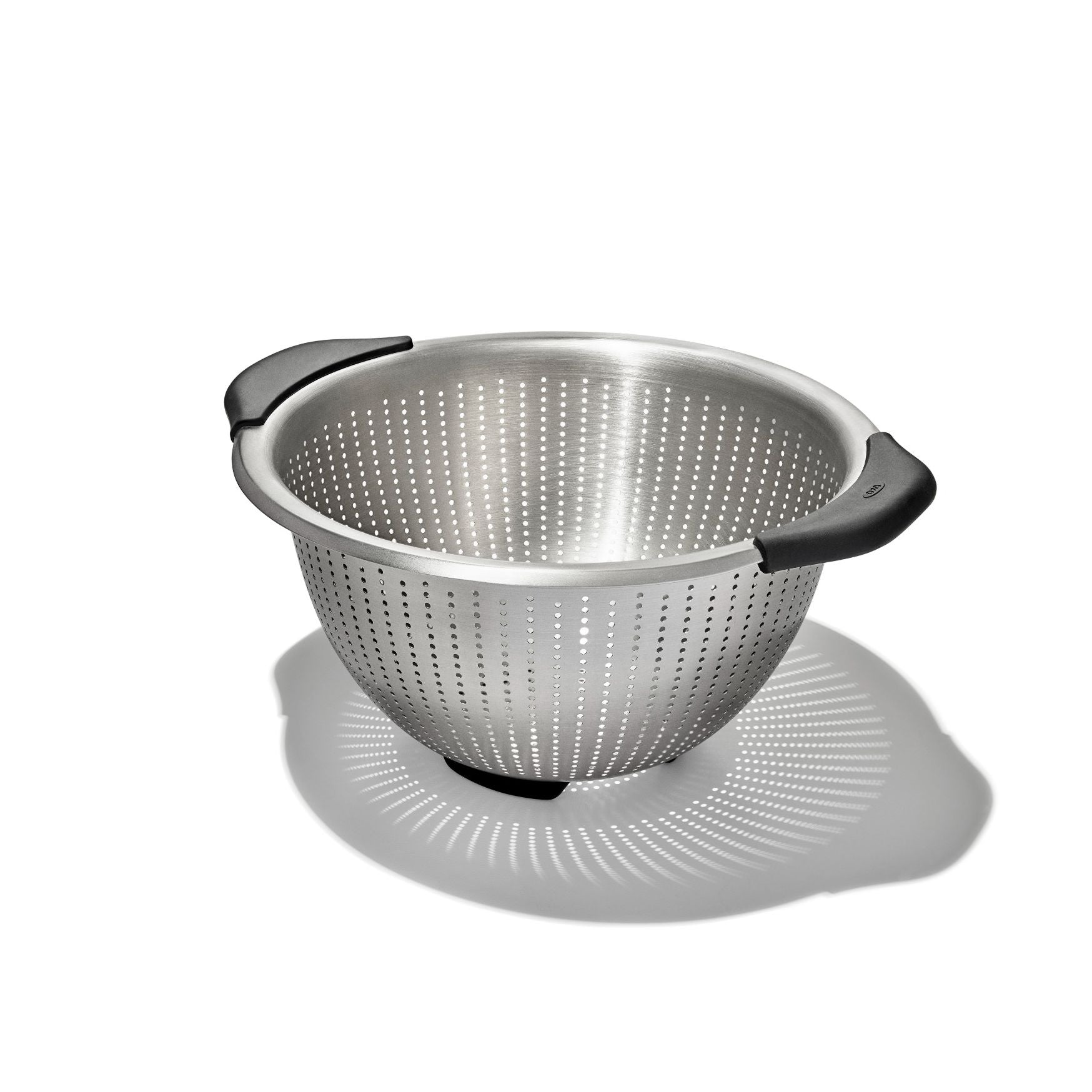 OXO Good Grips 5-Quart Stainless Steel Colander - Large Pasta Strainer & Vegetable Wash Basket for Kitchen, Cooking & Meal Prep