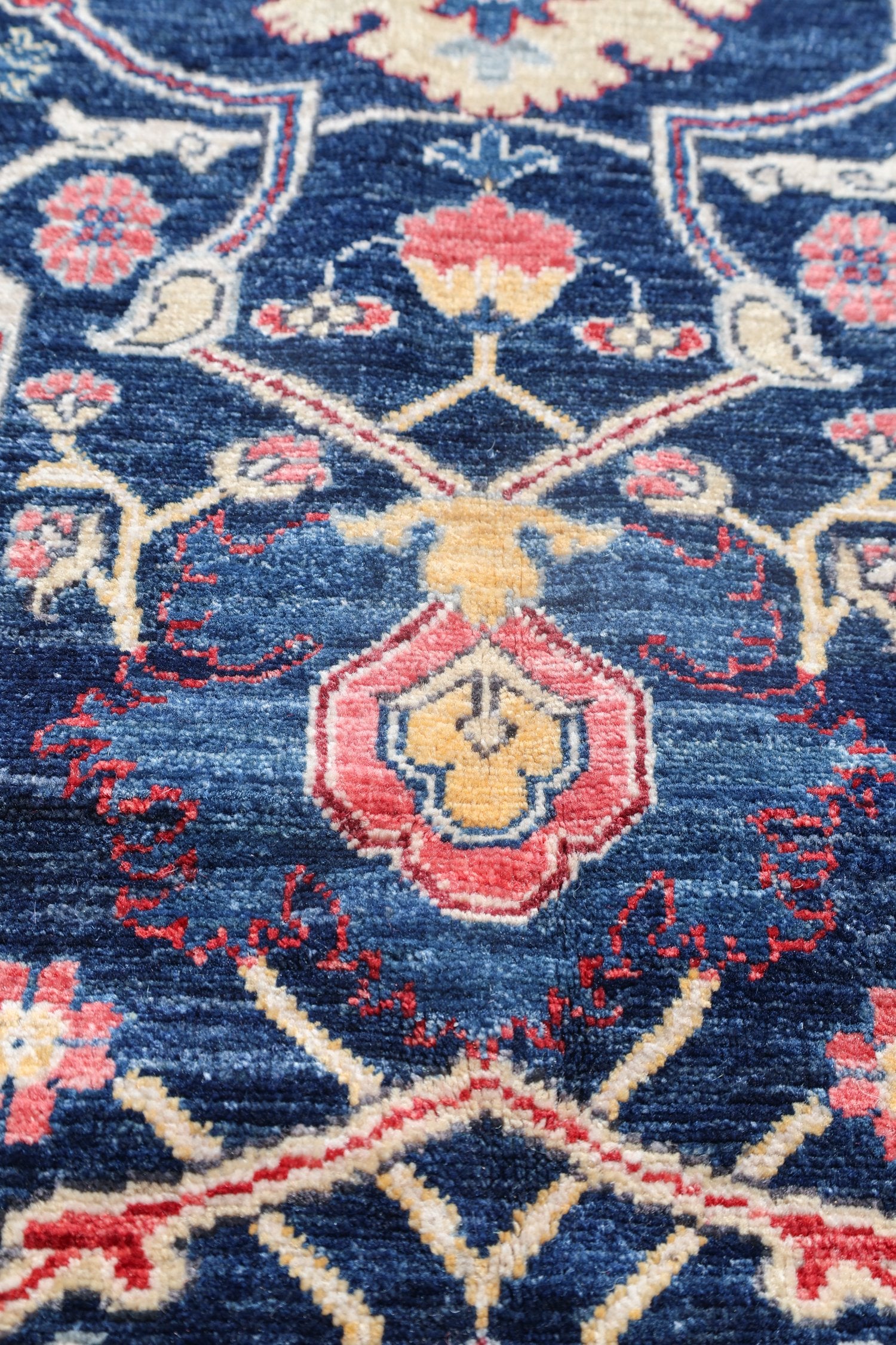 Handwoven Arabesque Bijar Tribal Rug J74911 - Authentic Persian Design for Living Room, Bedroom & Home Decor