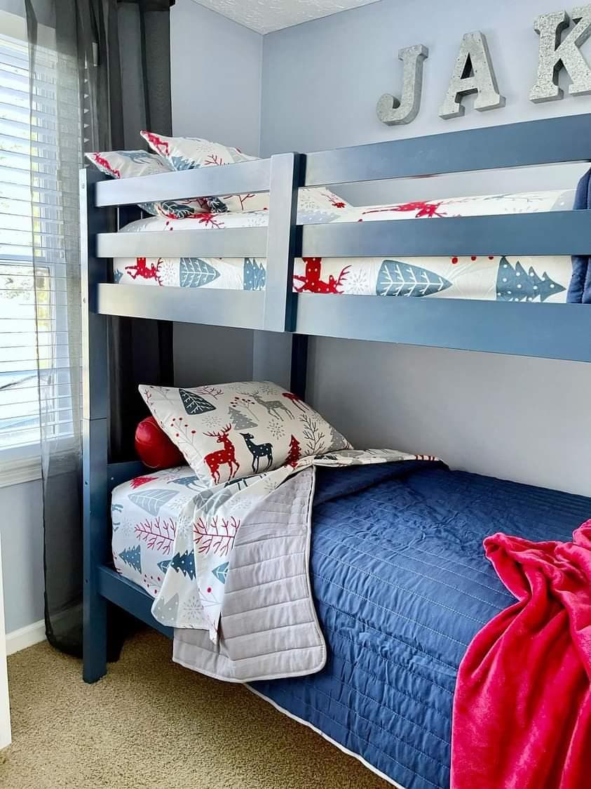 Soft Stripe All Season Quilt Coverlet Set - Lightweight Bedding for Year-Round Comfort - Perfect for Master Bedroom, Guest Room & Cozy Home Decor