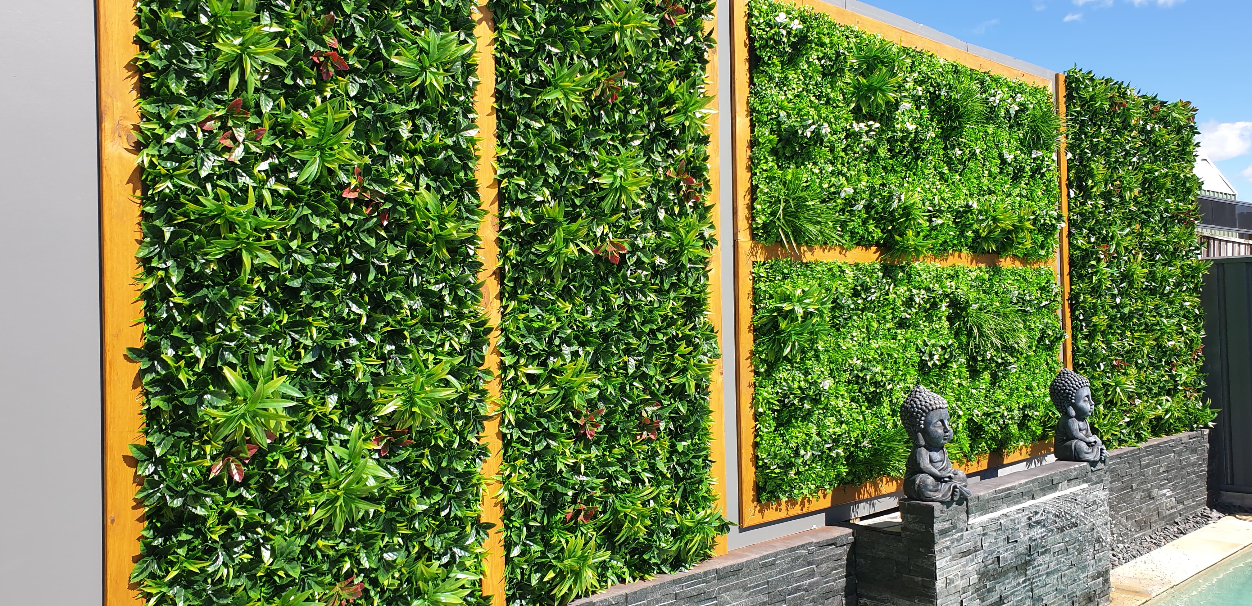 Green Meadows Artificial Vertical Garden Panel - 1m x 1m UV Resistant Fake Green Wall for Indoor/Outdoor Decor - Perfect for Balcony, Office, or Patio Privacy Screen