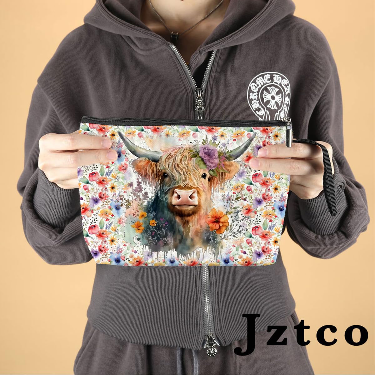 Western Themed Cosmetic Bag - Highland Cow Print Floral Makeup Pouch for Women | Cowgirl Country Western Gift for Friend, Daughter, Cow Lovers | Toiletry Bag for Travel, Graduation, Mother's Day & Birthday Presents | Perfect for Country Concerts, Rodeos & Cowgirl Themed Parties