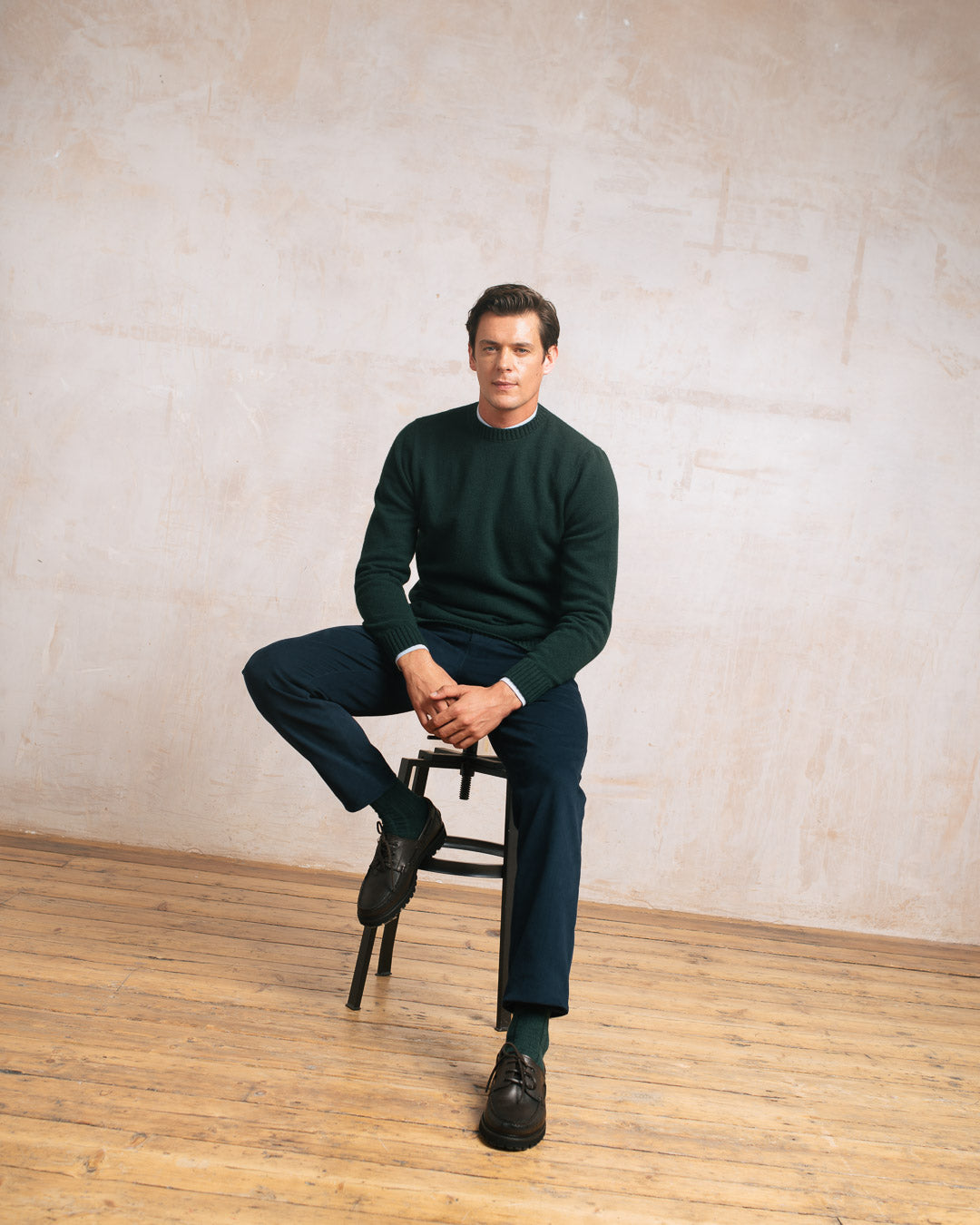 Premium Green Lambswool Crew Neck Sweater for Women & Men - Soft Winter Knit Pullover for Casual Wear & Cold Weather